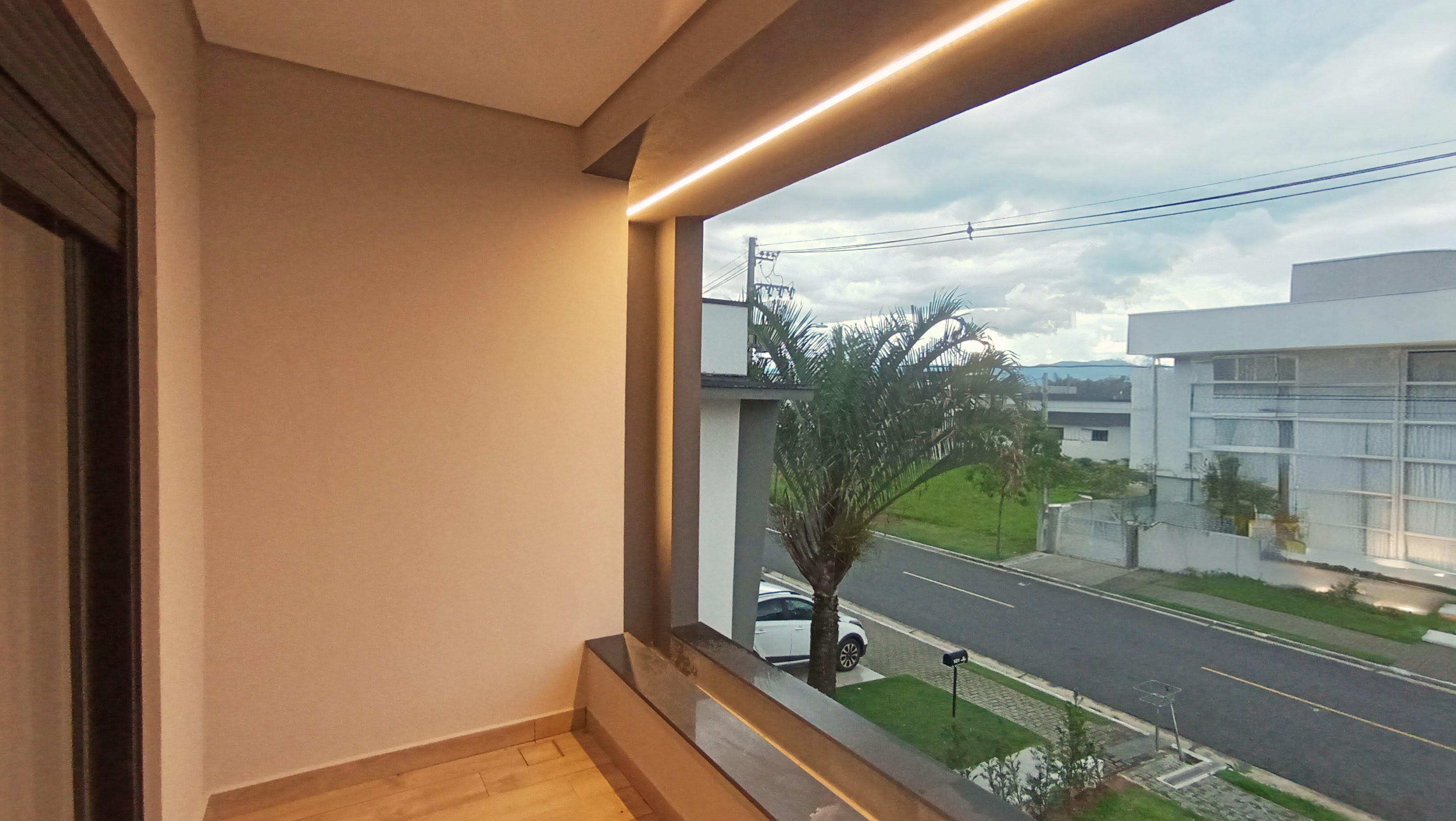 Casa à venda com 4 suítes no Condomínio Green Park em Taubaté/SP. 