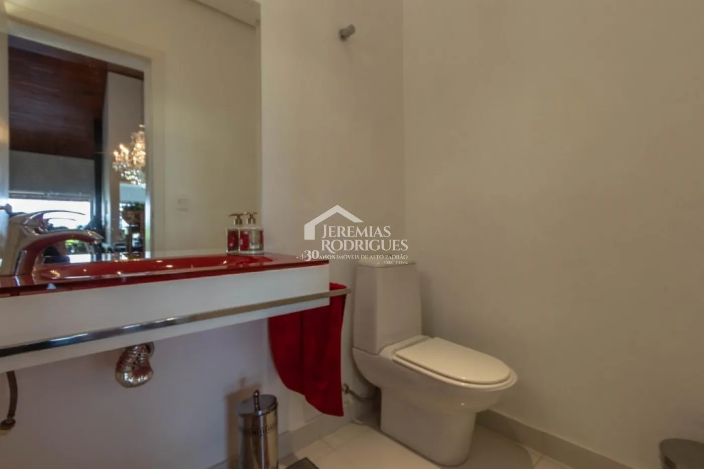 Casa para venda e locação com 4 suítes no Condomínio Chácaras Cataguá em Taubaté/SP