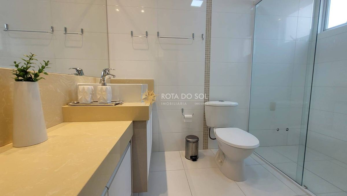 Kandinsky Apartamento 3 Suítes Meia Praia Itapema SC