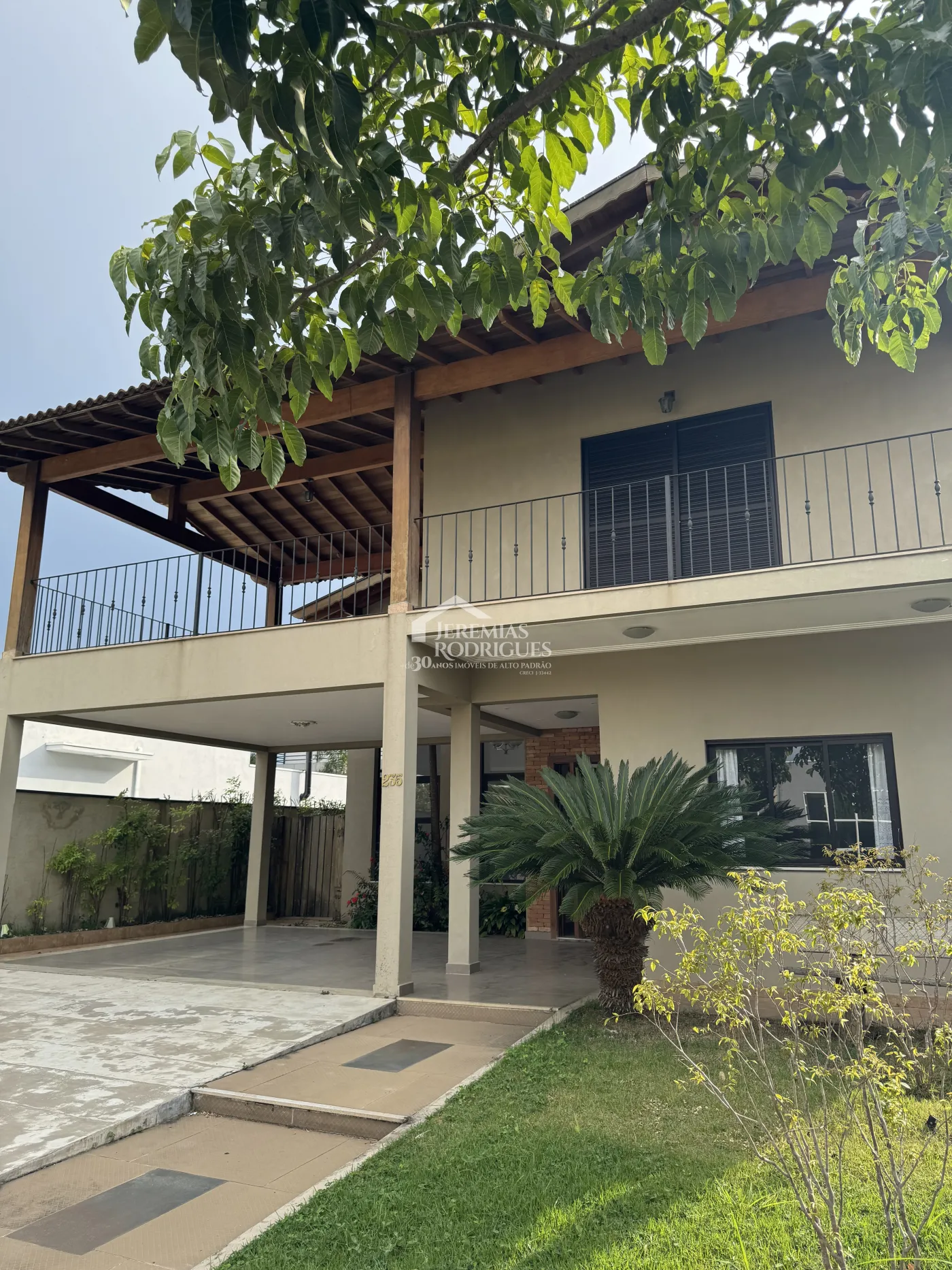 Casa para venda e locação com 4 suítes no Condomínio Village Splendore em Pindamonhangaba/SP.