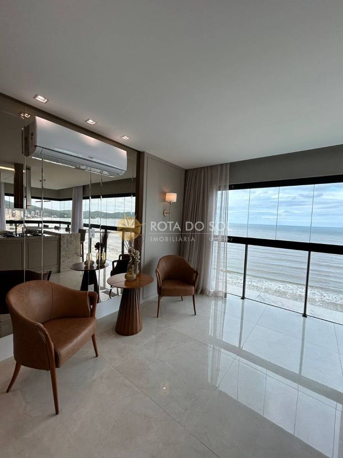 Cartier Apartamento Frente Mar Decorado 4 Suítes em Meia Praia Itapema SC — foto 15
