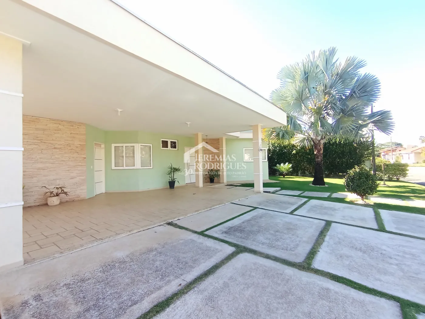 Casa à venda com 4 dormitórios no Condomínio Village Paineiras em Pindamonhangaba/SP