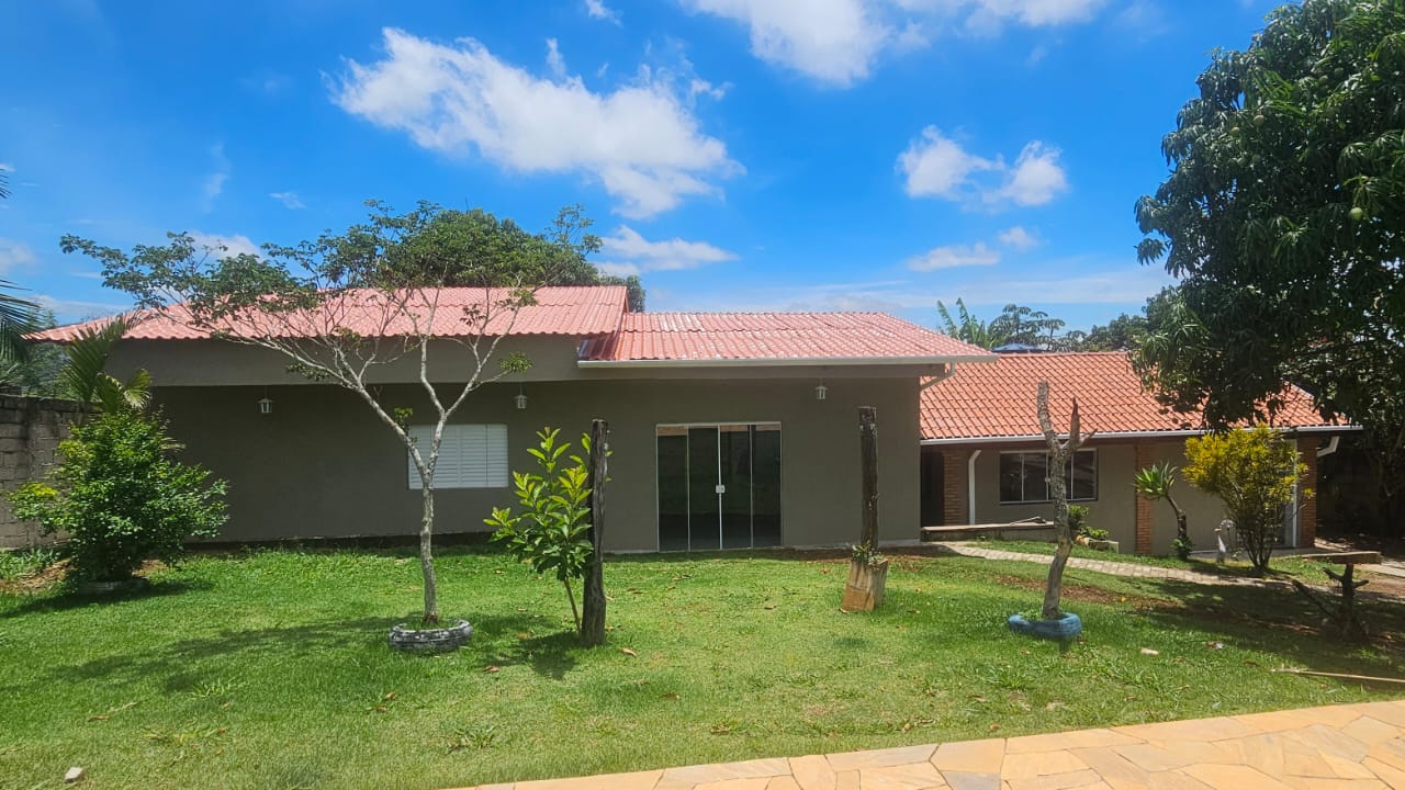 Chácara com 3 suítes, 300 m² - Chácara Ingrid - Taubaté/SP