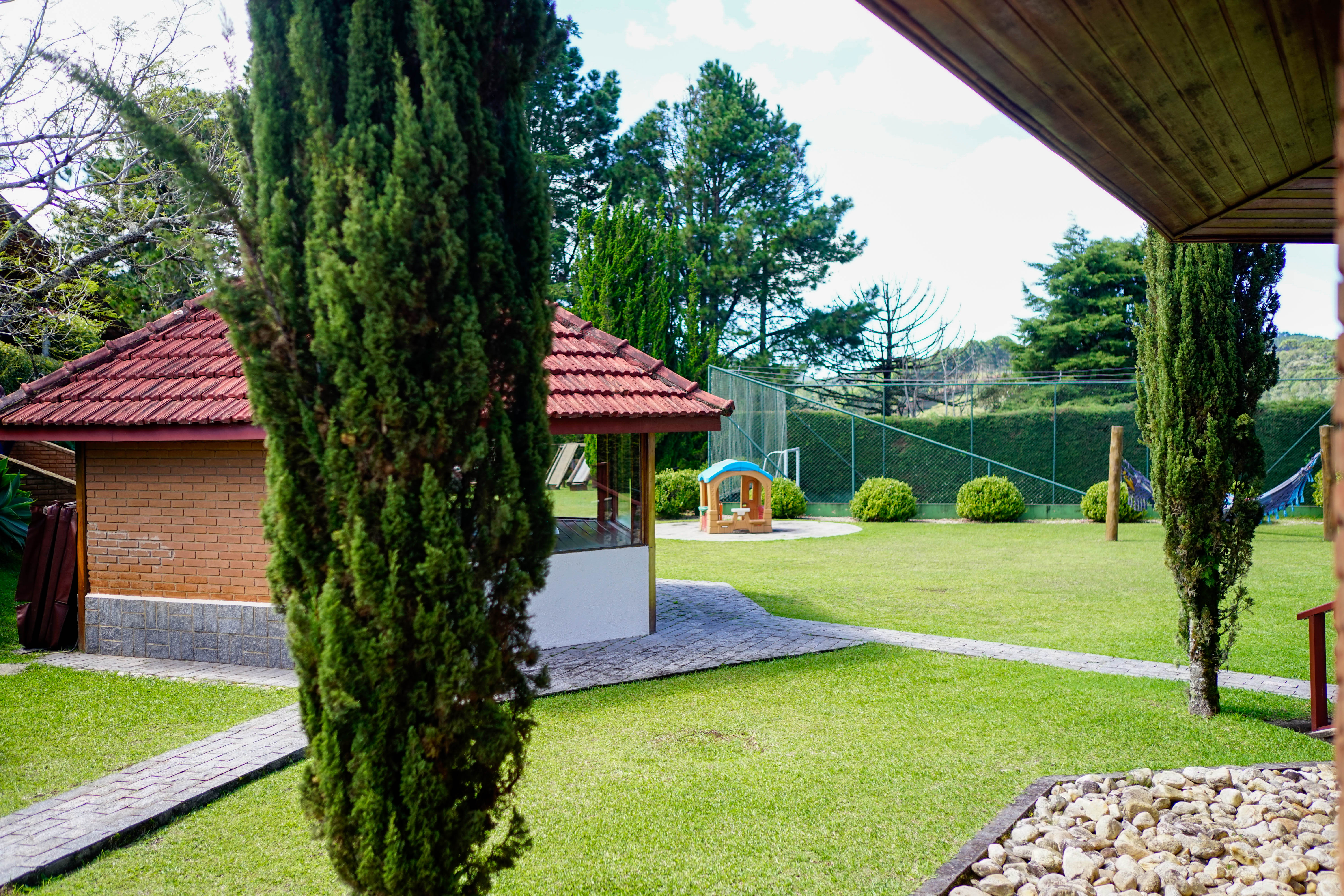 Pousada à venda com 6 suítes no bairro Vila Marinella em Campos do Jordão/SP.