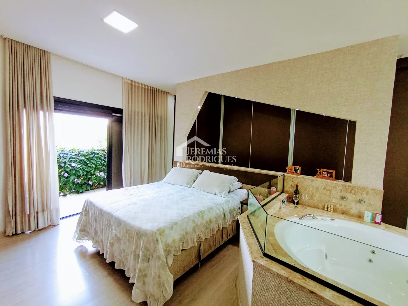 Casa para venda com 3 suítes no Condomínio Morada do Visconde em Tremembé/SP