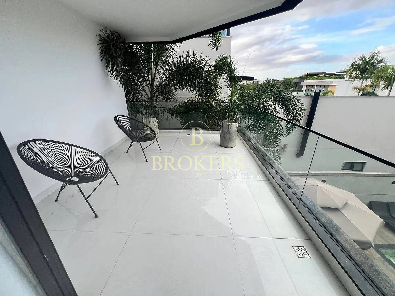 Design e luxo no Alphaville: Mansão triplex de 820m² com elevador, 5 suítes e lazer exclusivo por R — foto 16