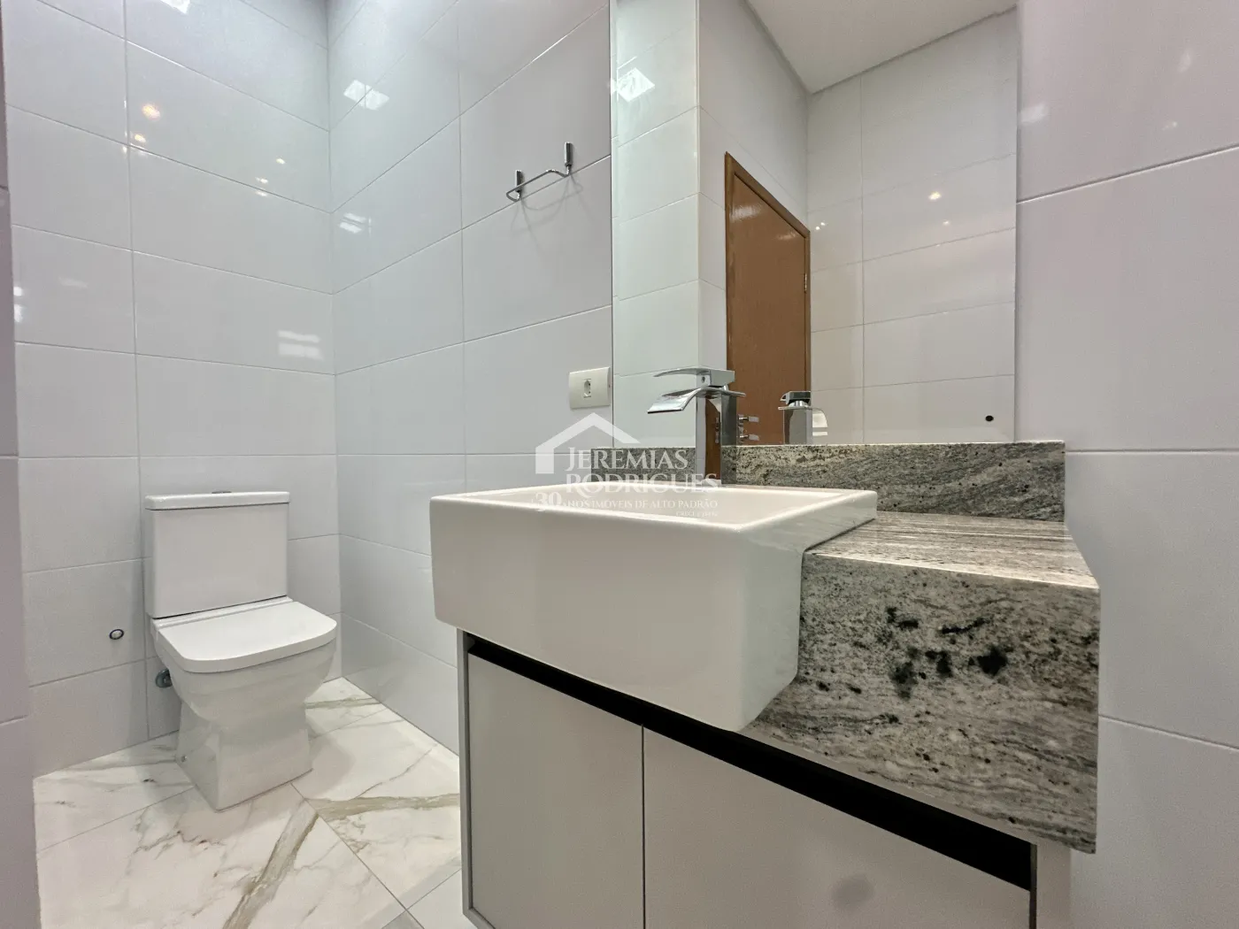 Casa com 3 dormitórios, 169,20 m² - Condomínio Ouro Ville - Taubaté/SP.