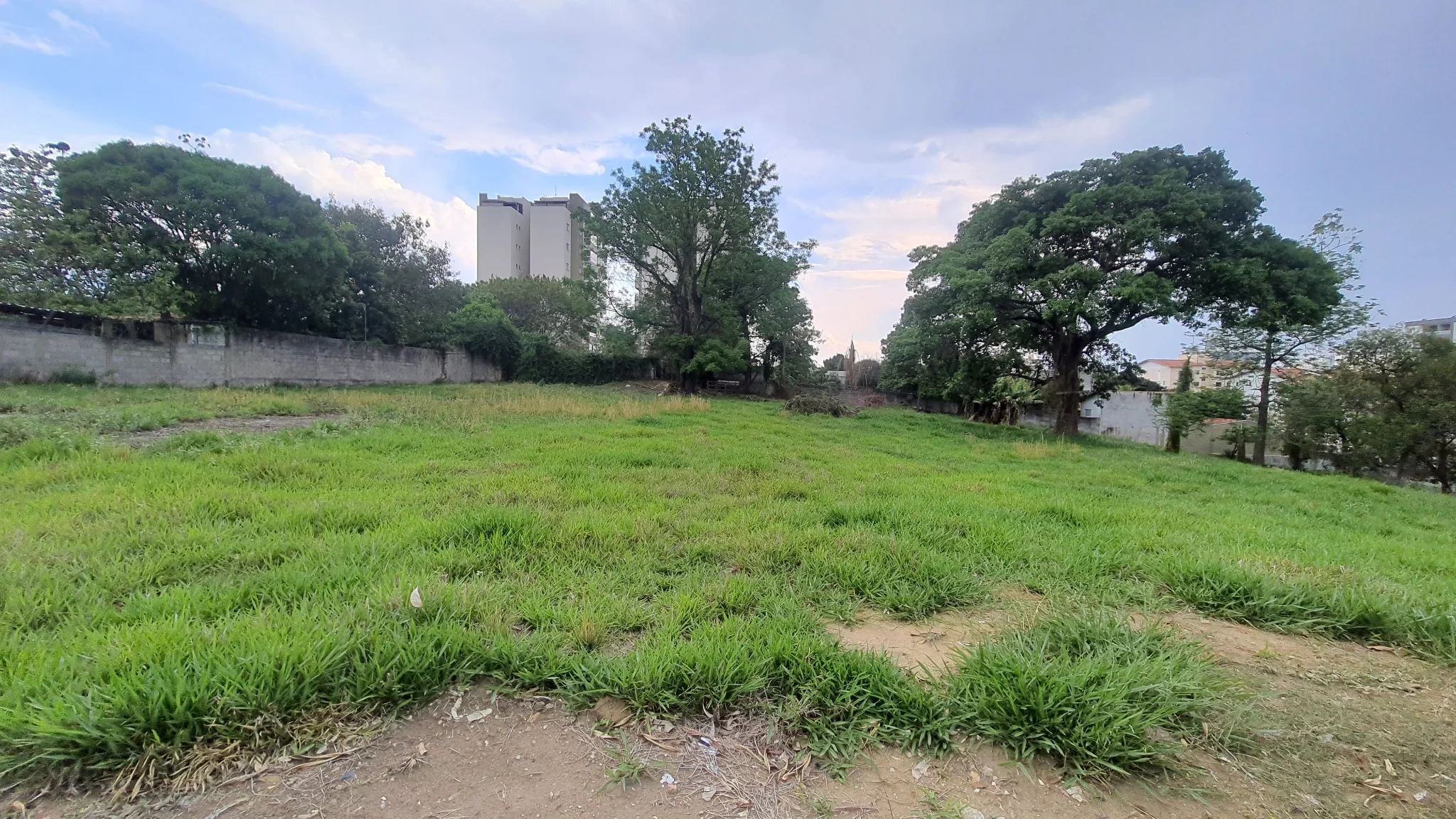 Área à venda com 13.173 m² no bairro Vila São José em Taubaté/SP.