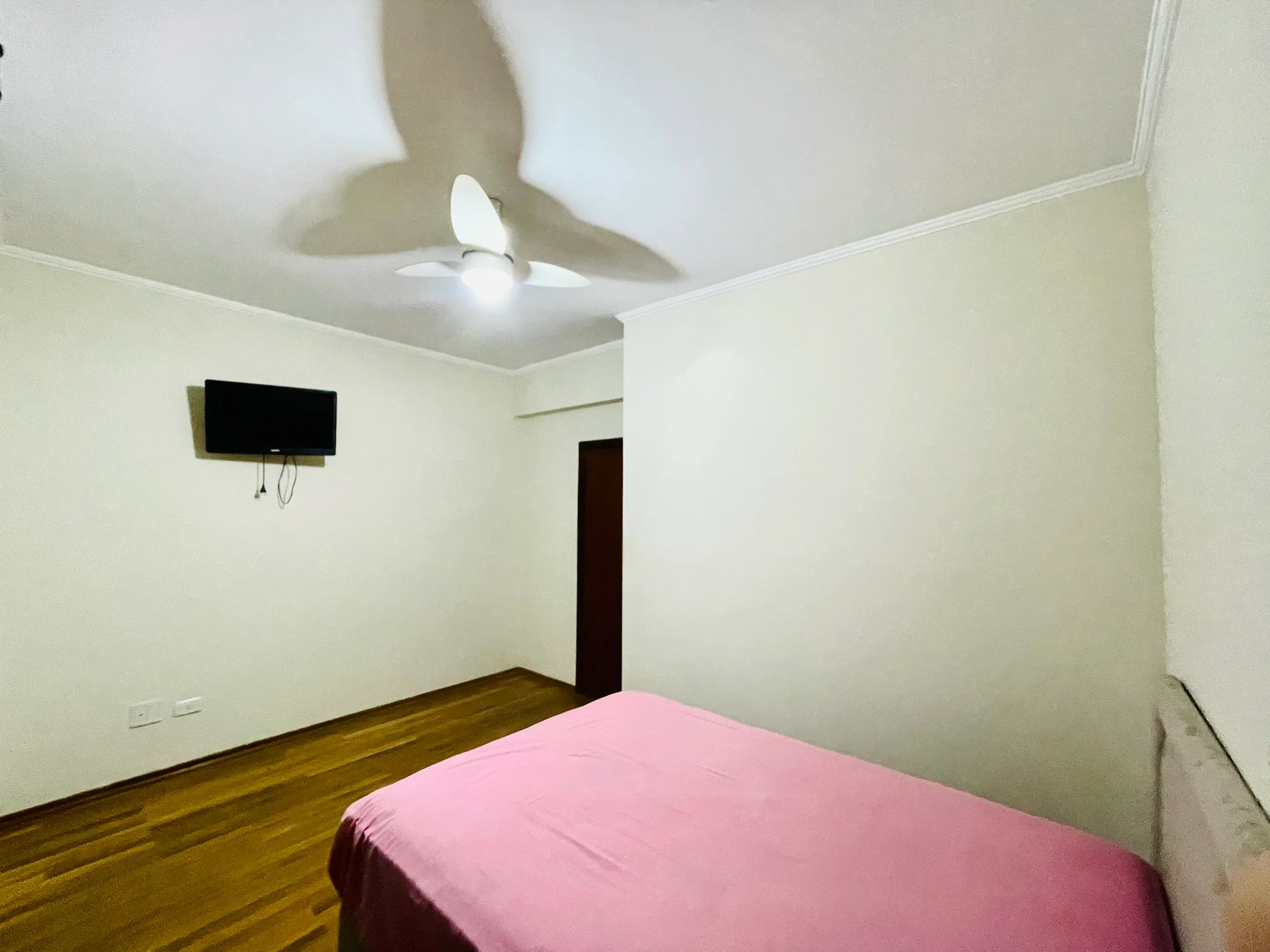 Apartamento para venda com 5 dormitórios no Edifício Olimpia em Taubaté/SP. 