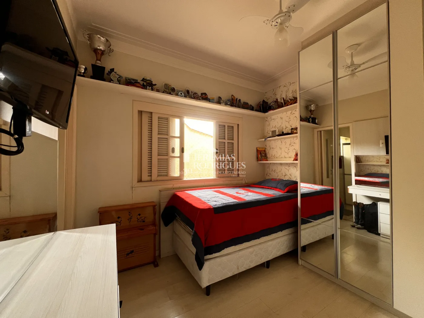Casa com 4 dormitórios, 394 m² - Alto São Pedro - Taubaté/SP.
