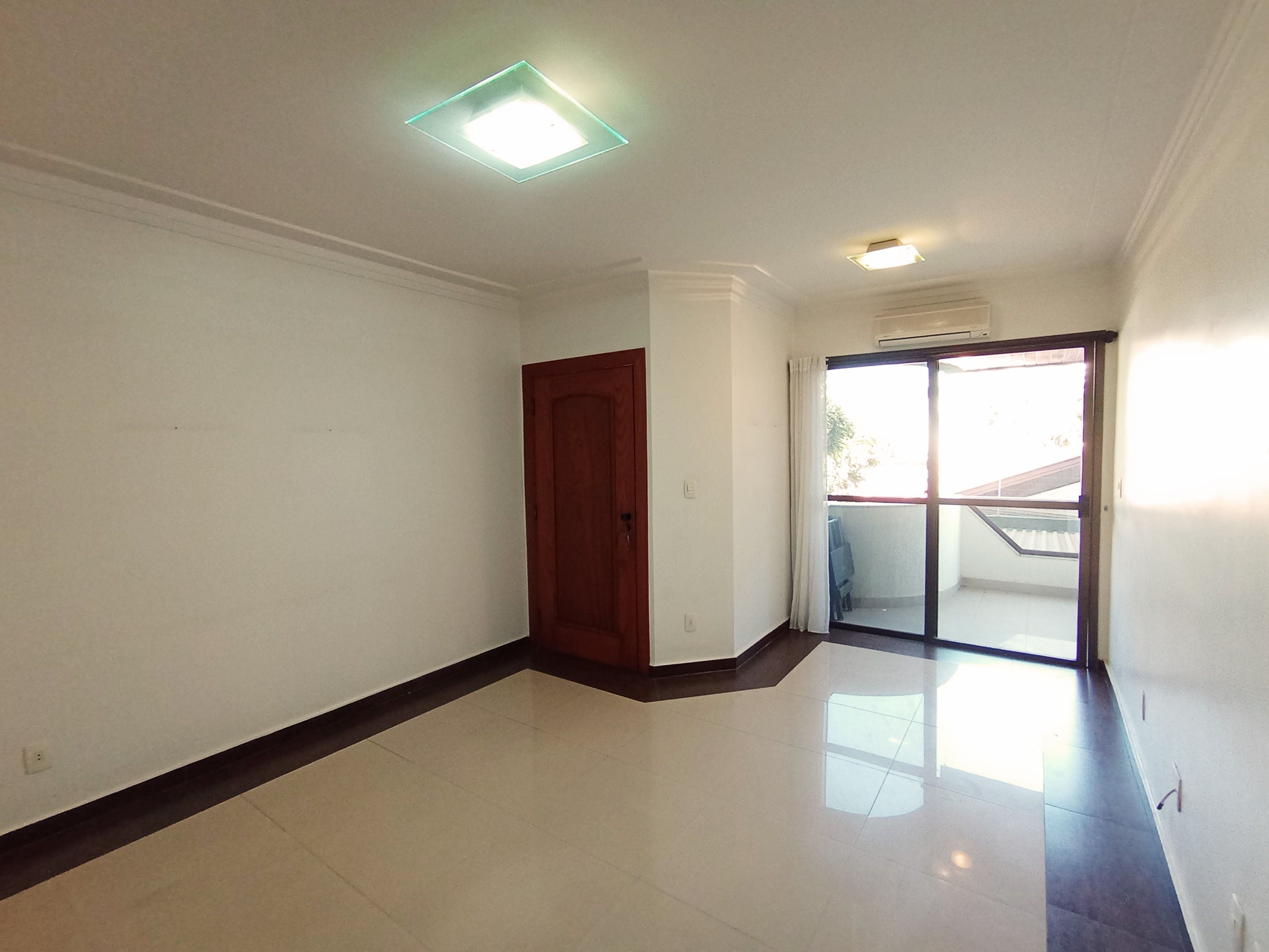 Apartamento à venda com 3 dormitórios, 171 m² no Condomínio Green Tower em Taubaté/SP.