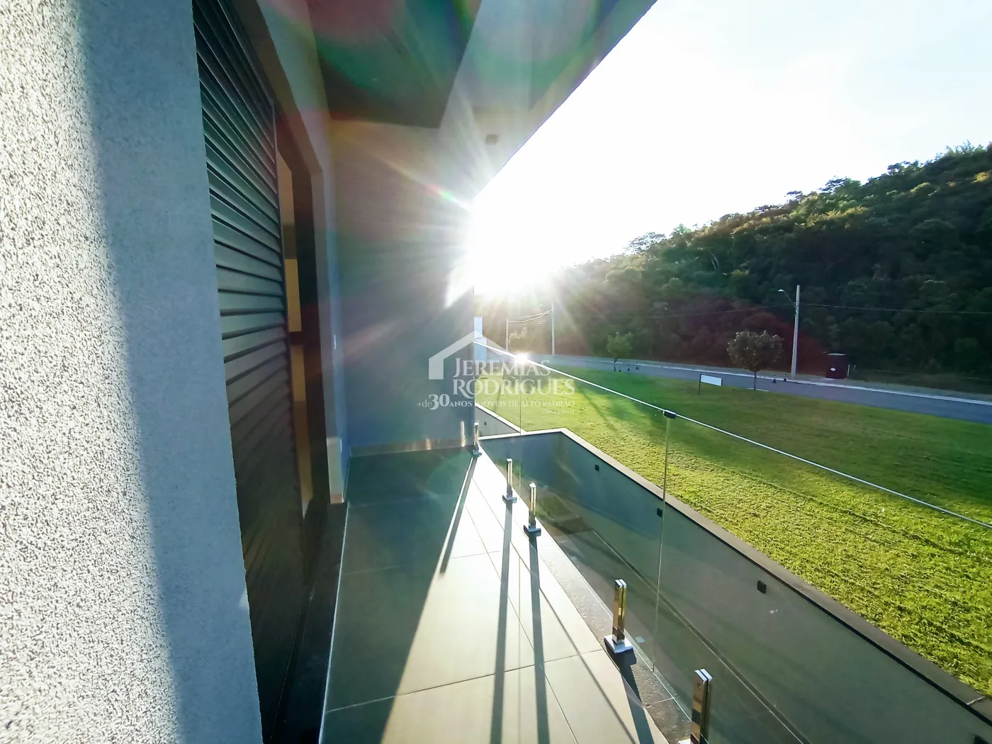 Casa assobradada à venda com 4 dormitórios no Condomínio Cyrella Landscape emTaubaté/SP.