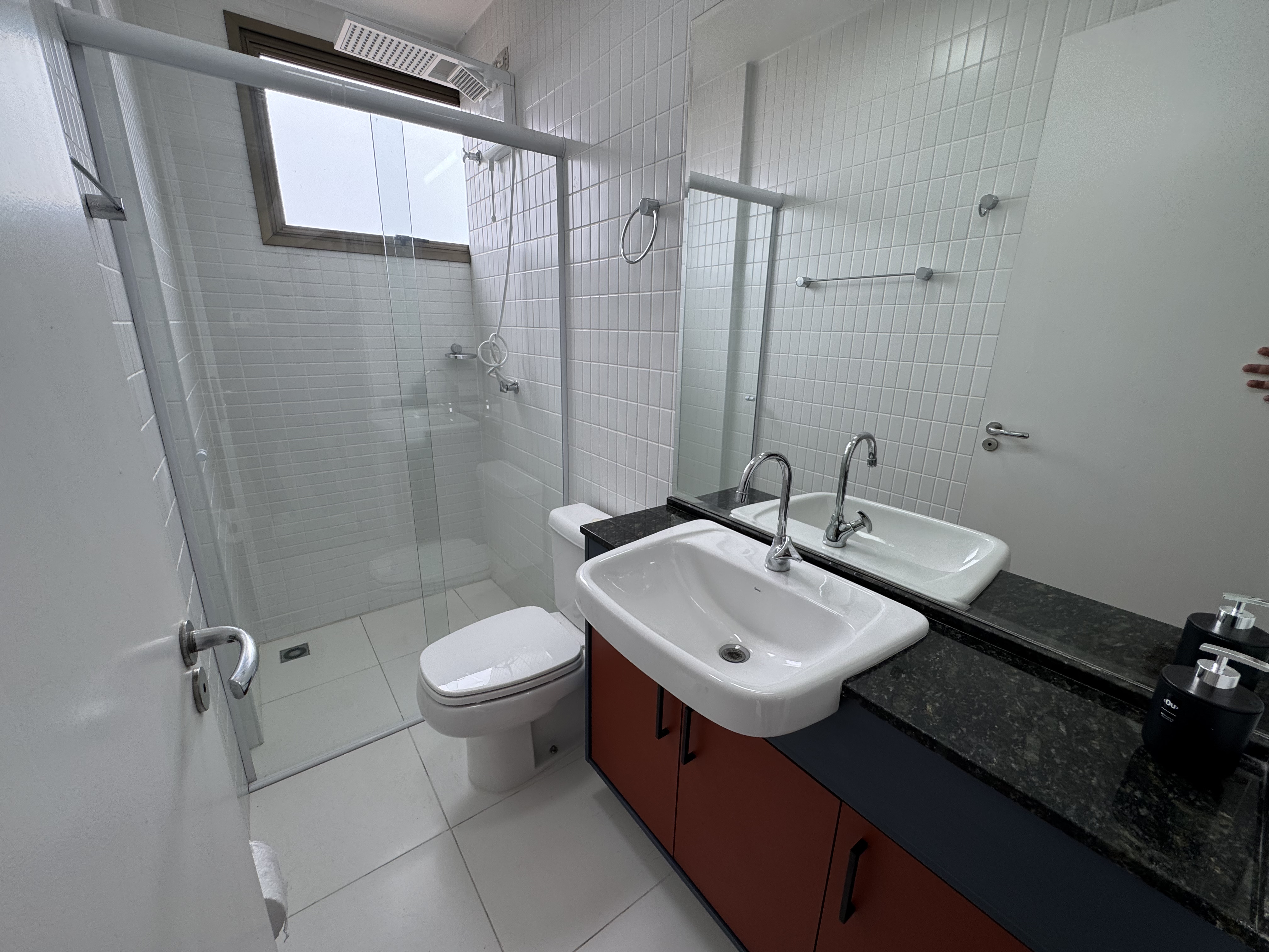 Apartamento triplex para venda e locação com 3 dormitórios, 119 m² no Edifício Jabuticabeiras em Taubaté/SP.