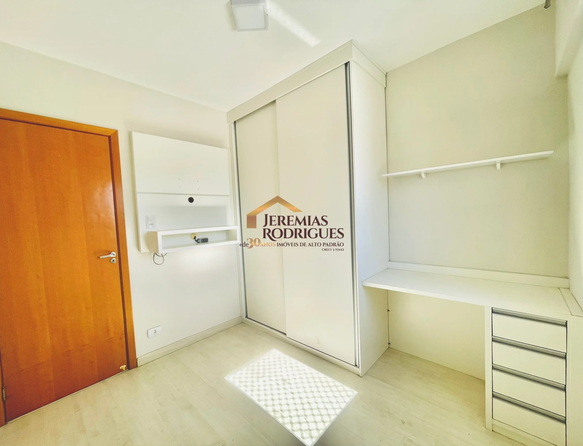 Apartamento para locação no Condomínio Varandas da Mantiqueira em Taubaté/SP.