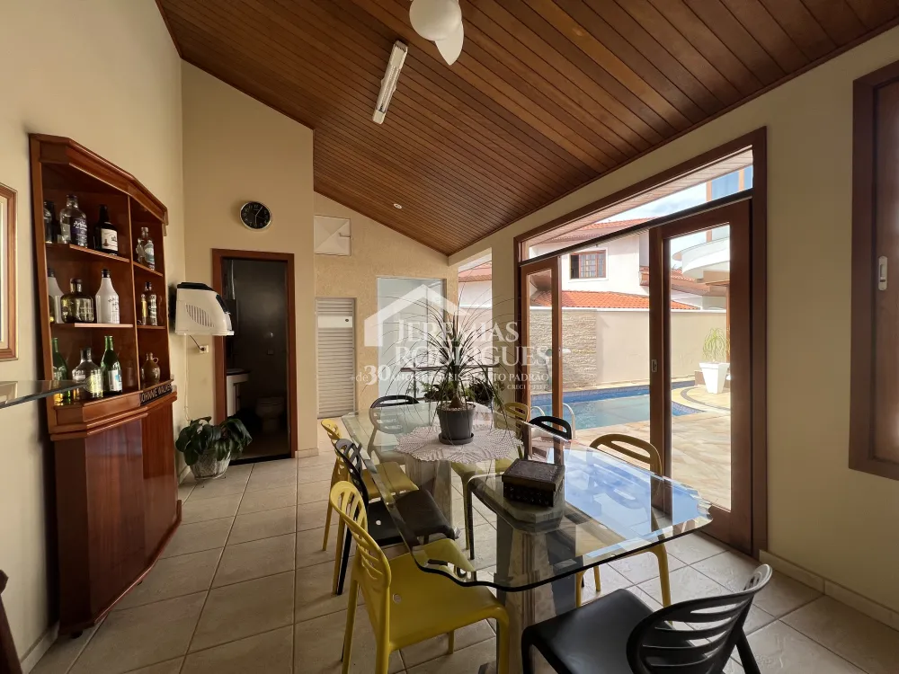 Casa com 3 quartos, 423 m² - Condomínio Taubaté Village - Taubaté/SP