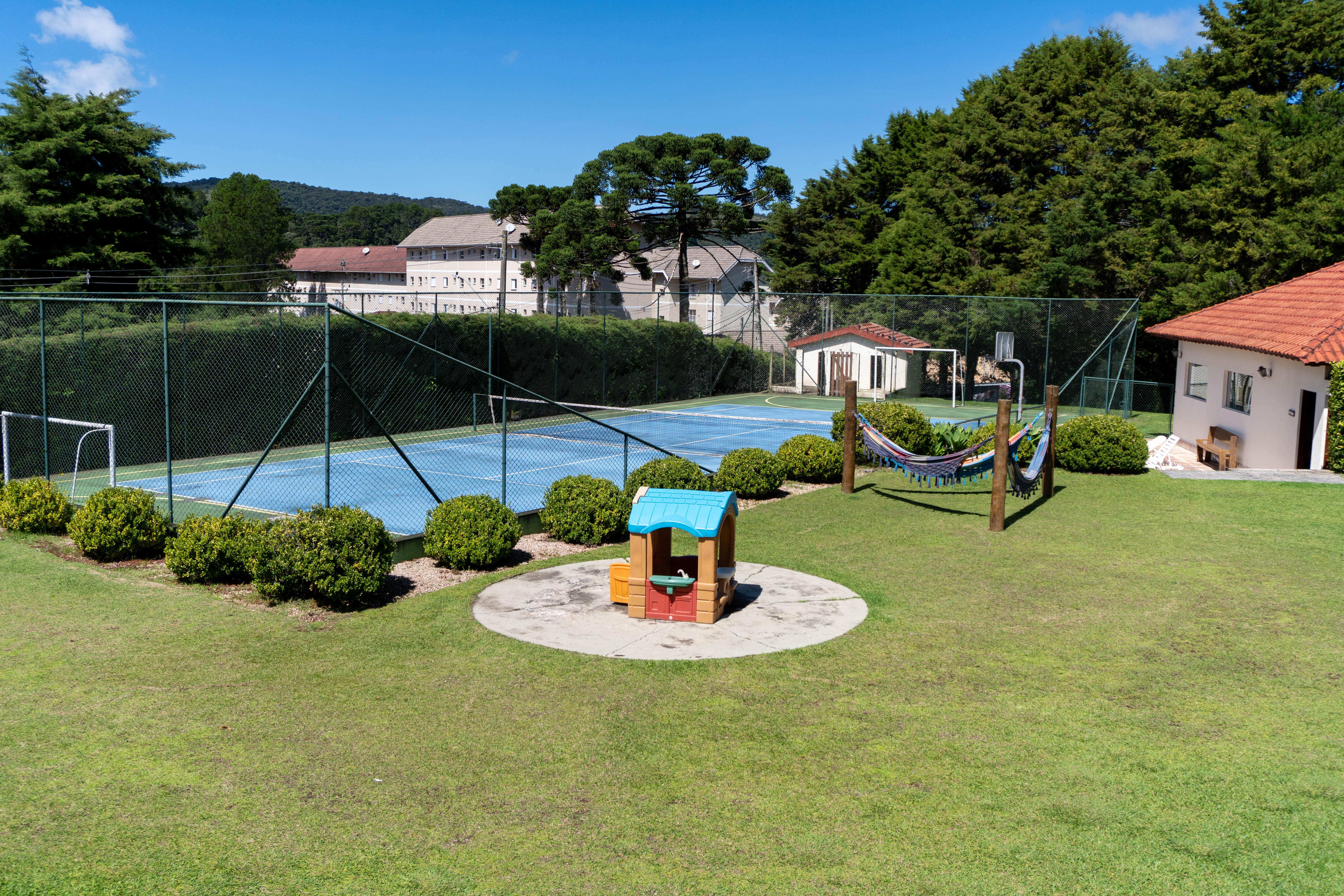 Pousada à venda com 6 suítes no bairro Vila Marinella em Campos do Jordão/SP.