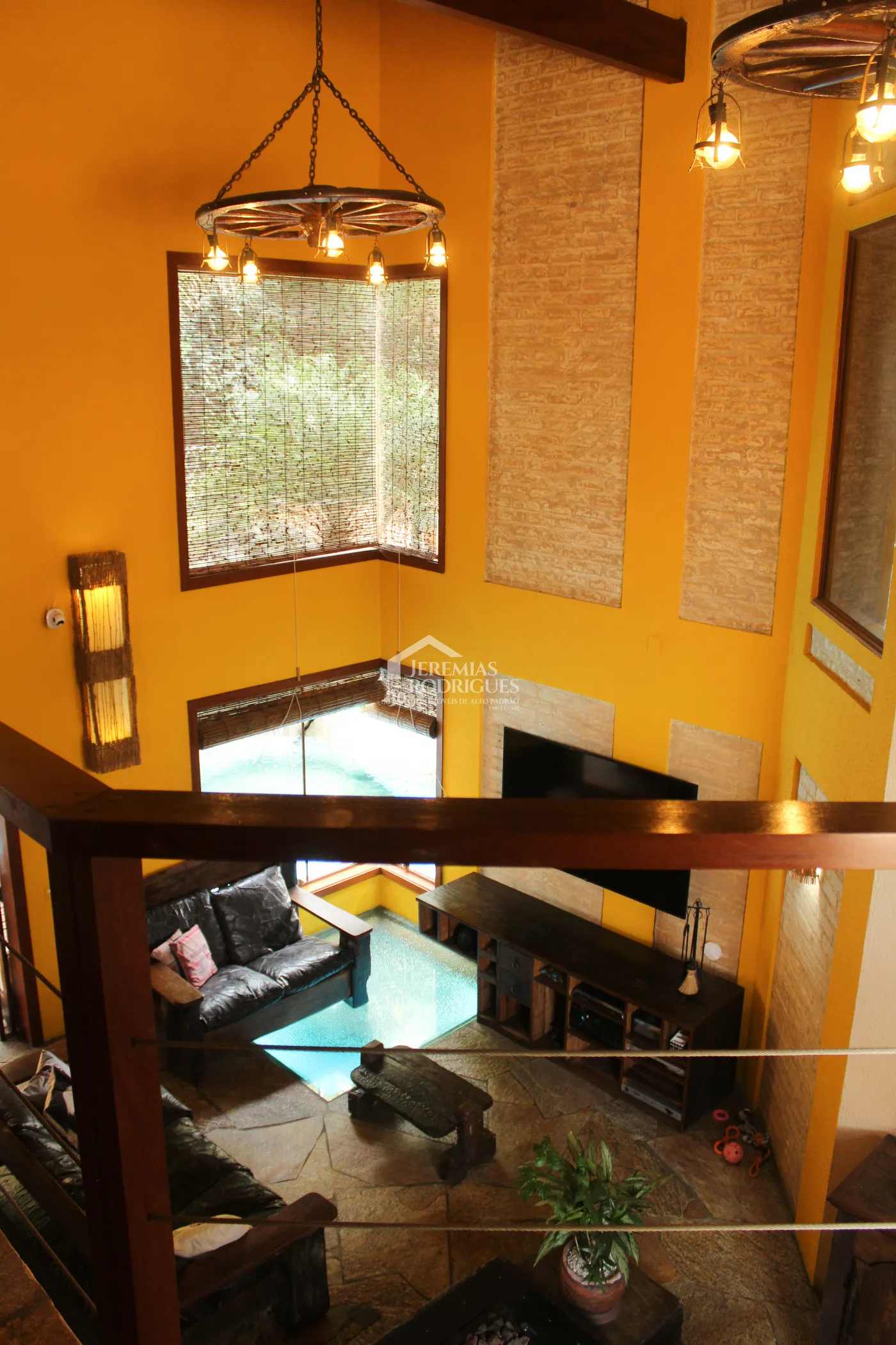 Casa para venda e locação com 5 dormitórios no Condomínio Taubaté Village em Taubaté/SP.