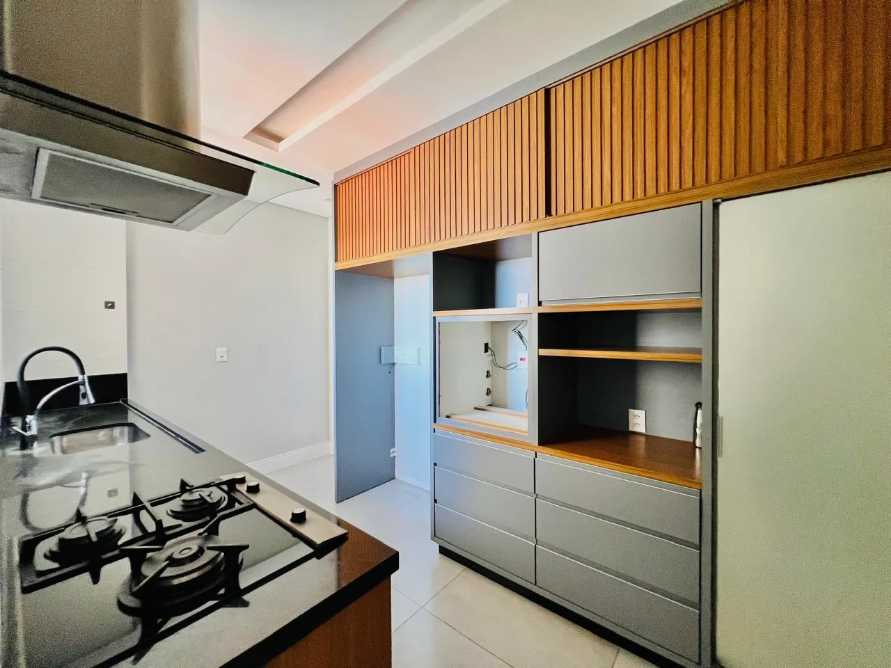 Apartamento para venda e locação no Edifício Grand Terrace em Taubaté/SP. 