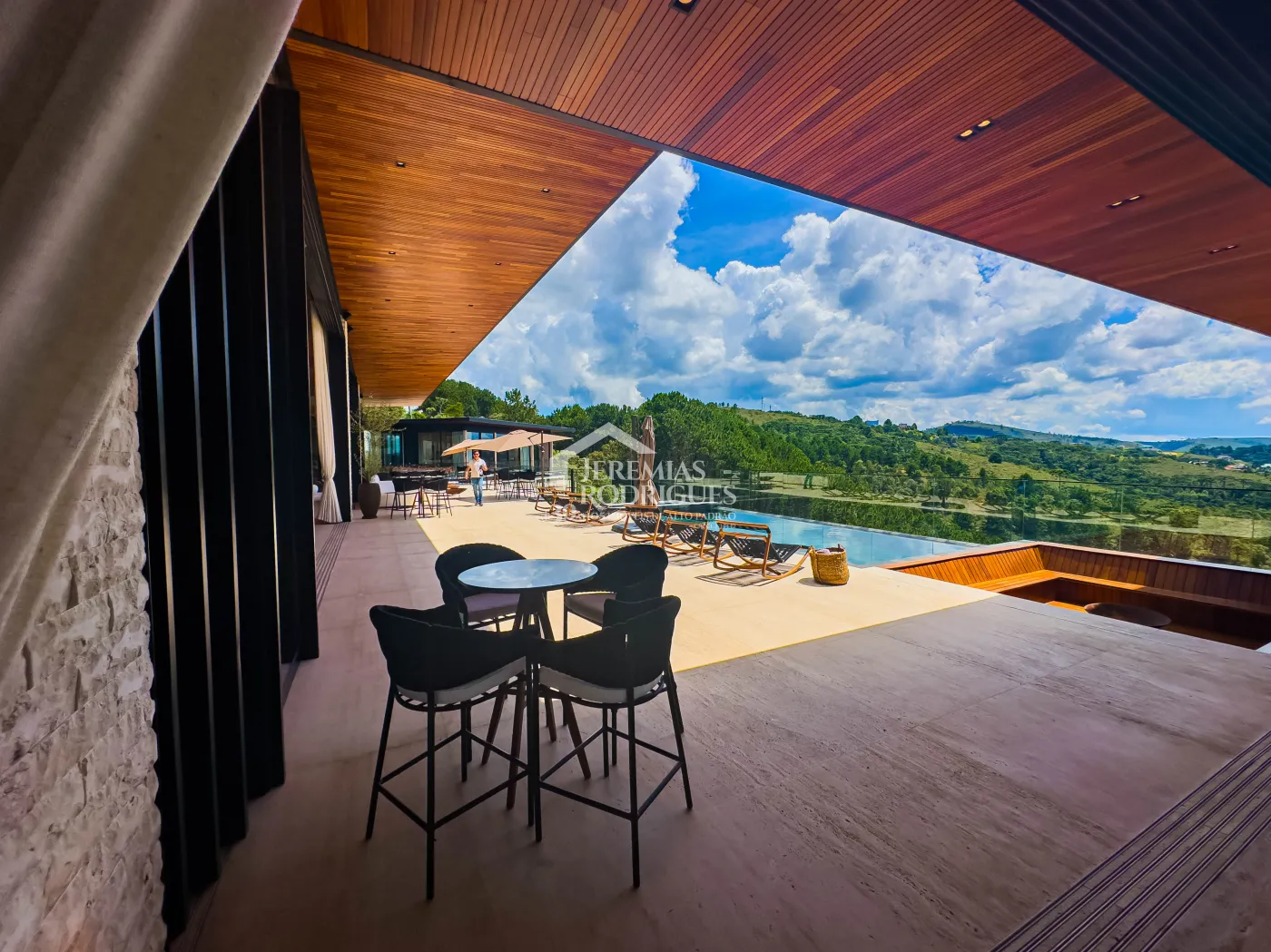 Mansão à venda com 11 suítes no Condomínio Gran Ville em Campos do Jordão/SP.