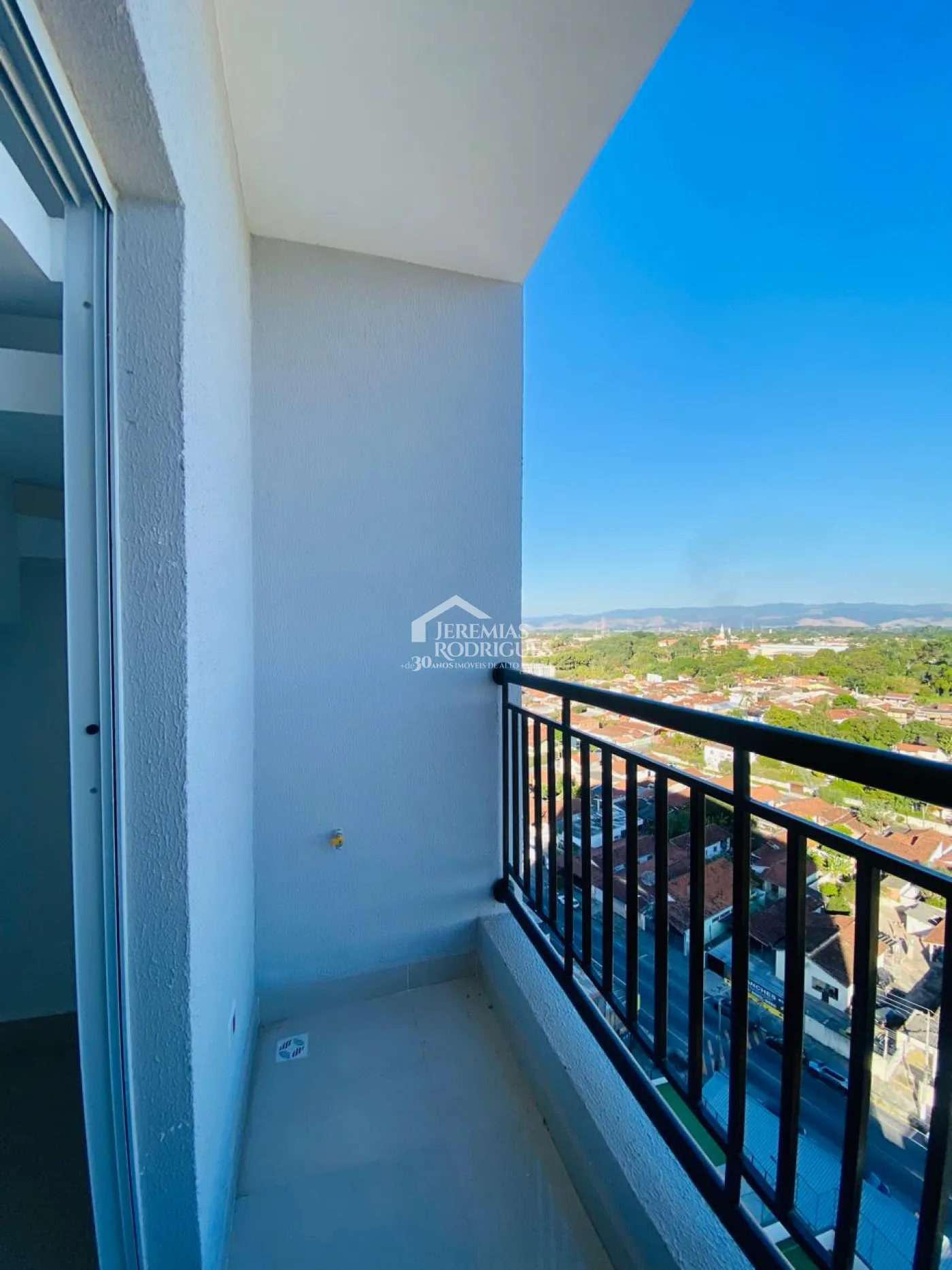 Apartamento à venda com 3 dormitórios, 122 m² no Condomínio Palmeira Real Village em Pindamonhangaba/SP.