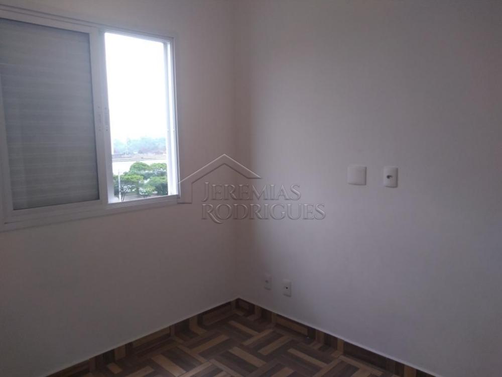 Apartamento com 3 dormitórios para locação, 89M² no Edifício New Way Tower em Pindamonhangaba/SP