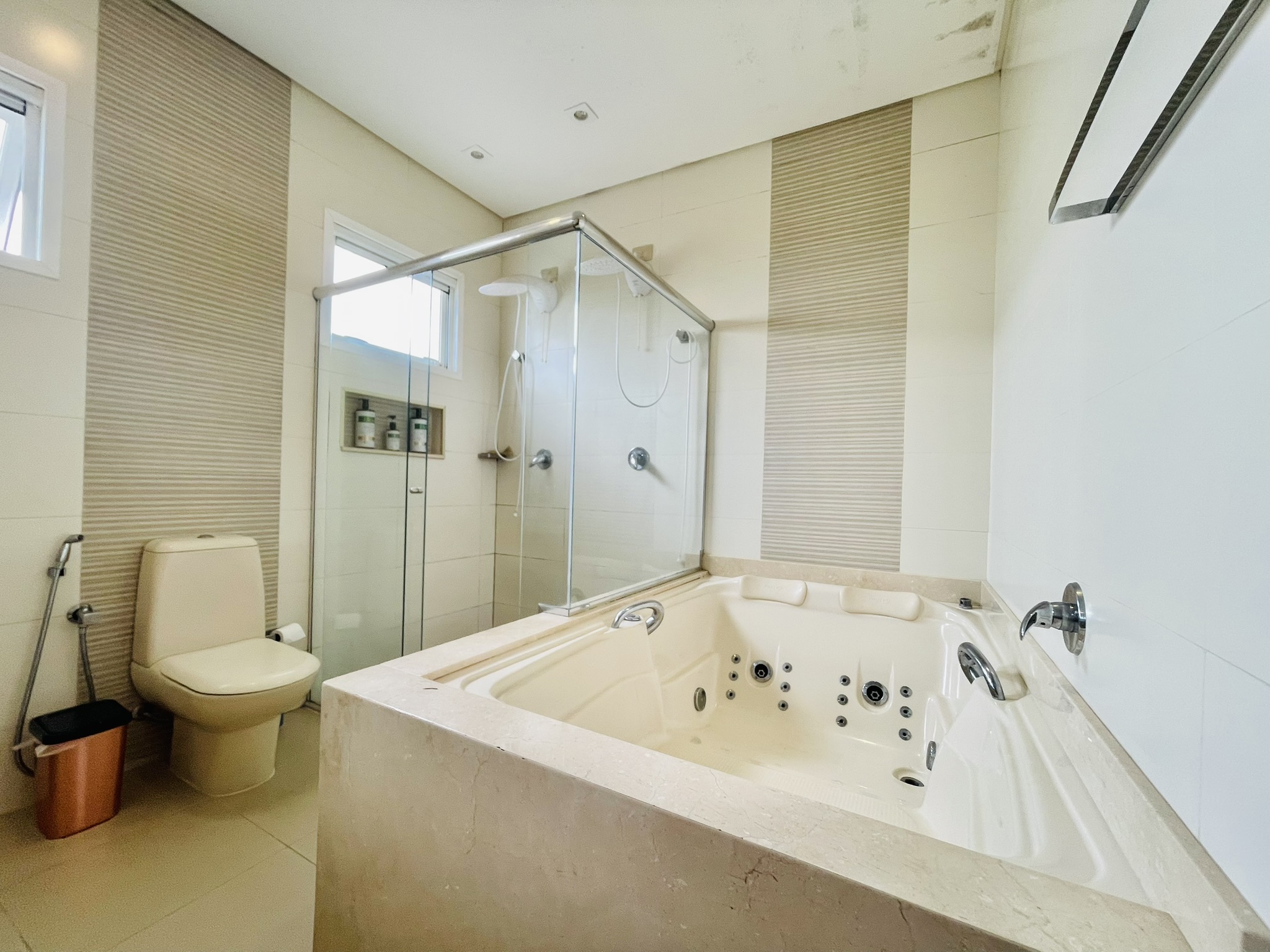 Casa para venda com 4 dormitórios no Condomínio Campos Do Conde I em Tremembé/SP