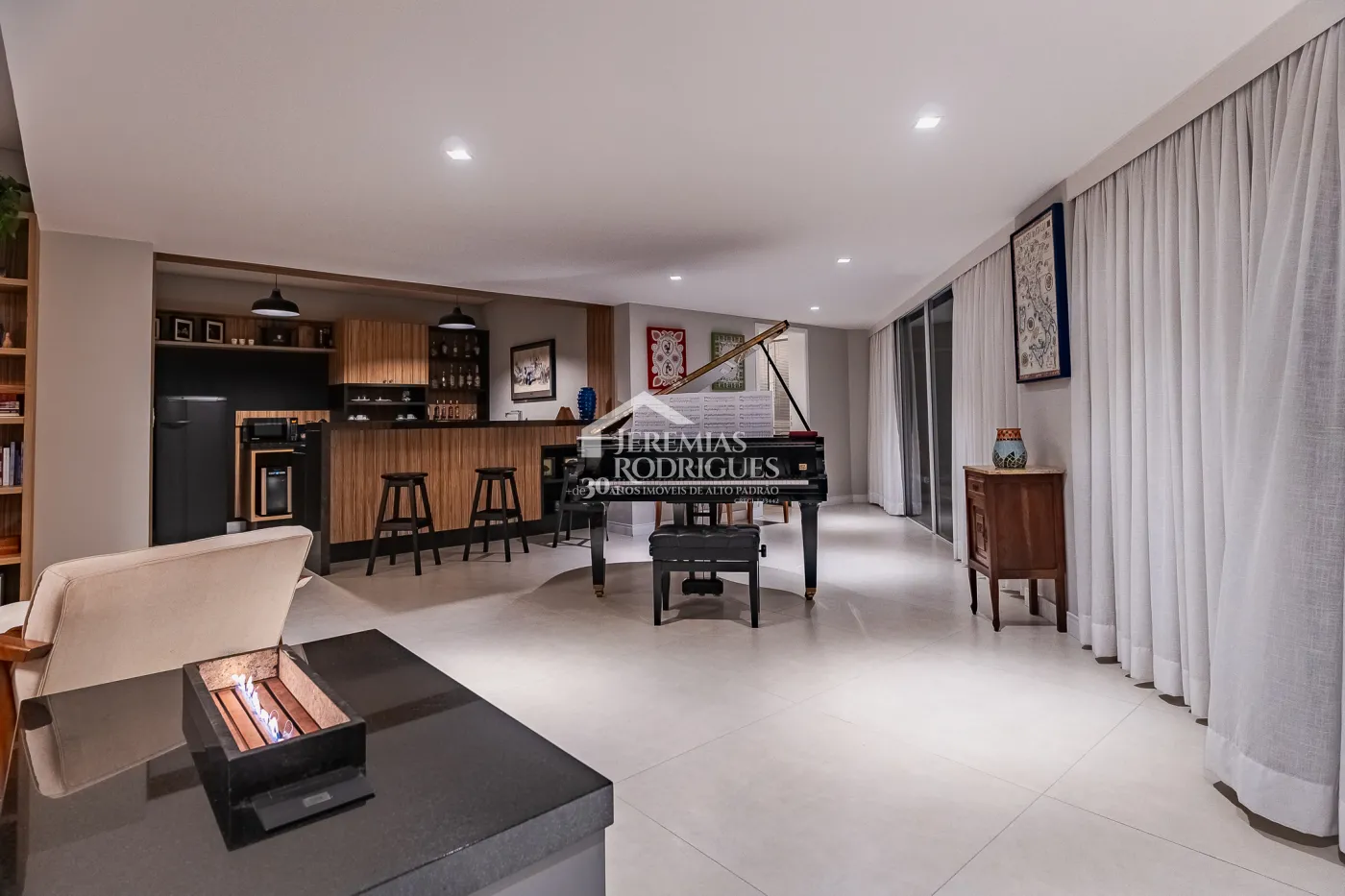 Casa com 4 dormitórios à venda, 330 m² - Parque da Mantiqueira - Santo Antônio do Pinhal/SP