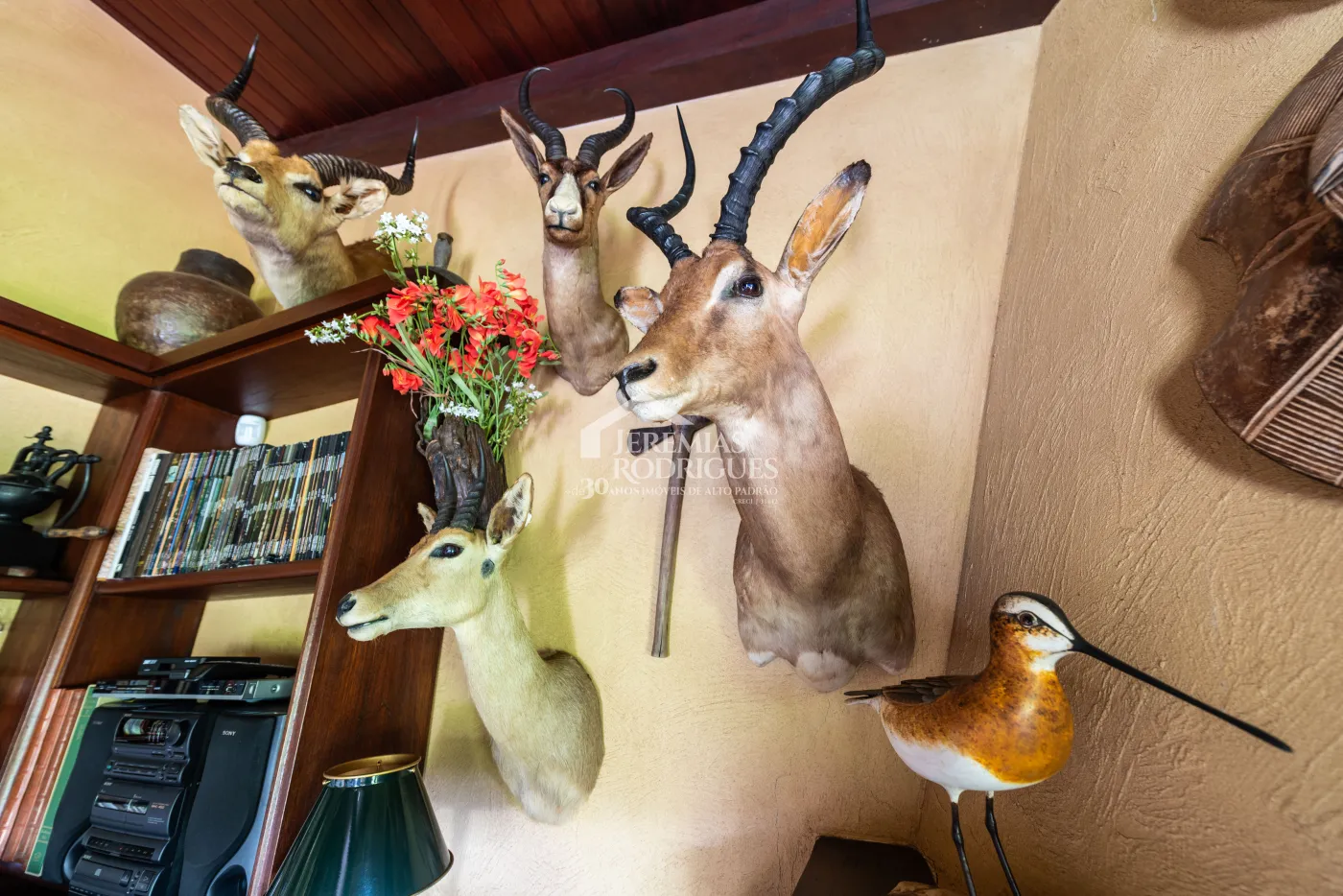 Sitio com 9 suítes, 2.600 m² - Piracaia/SP.