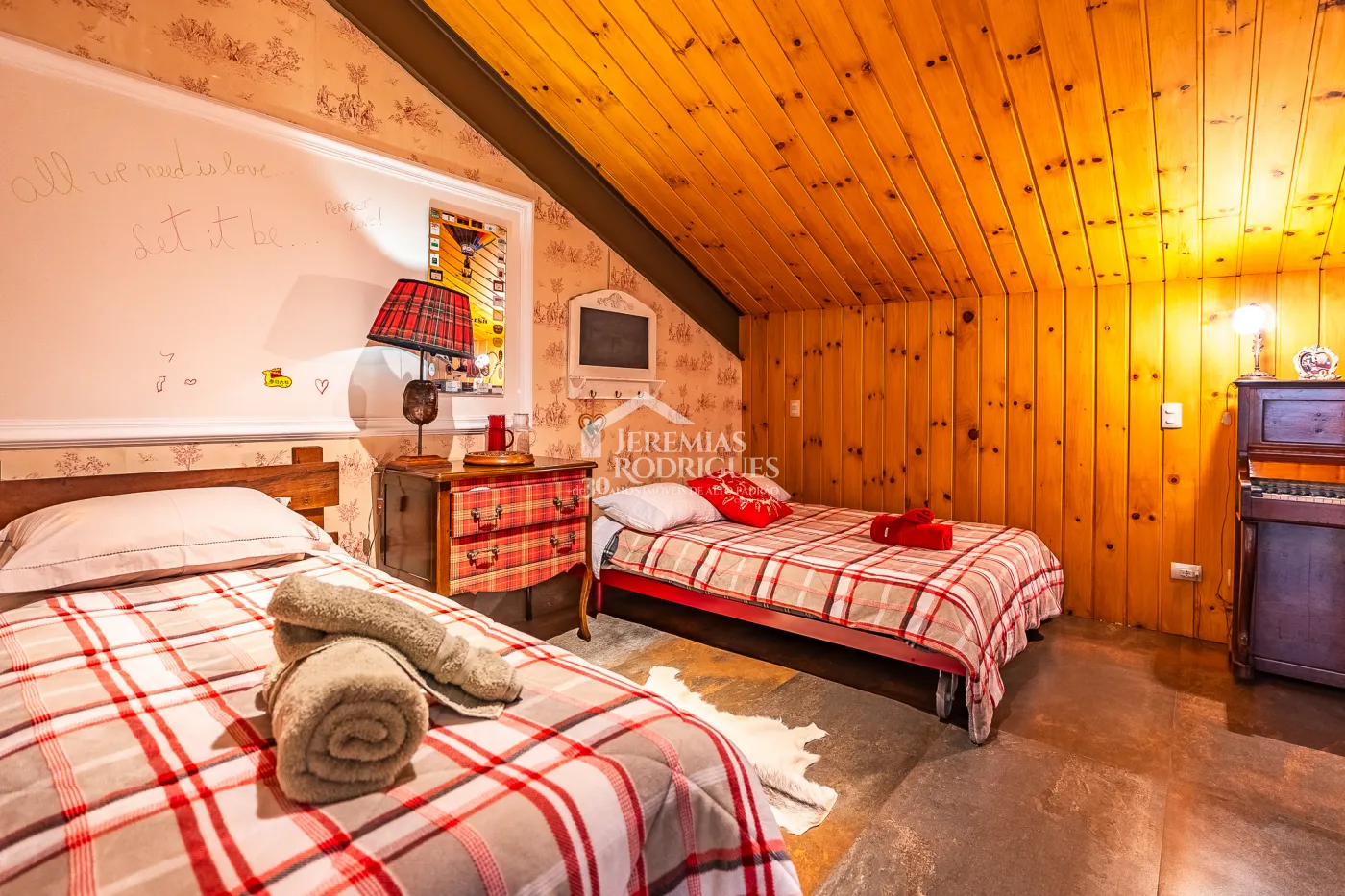 Casa com 7 suítes, 770 m² - Pedra do Fogo - Campos do Jordão/SP.