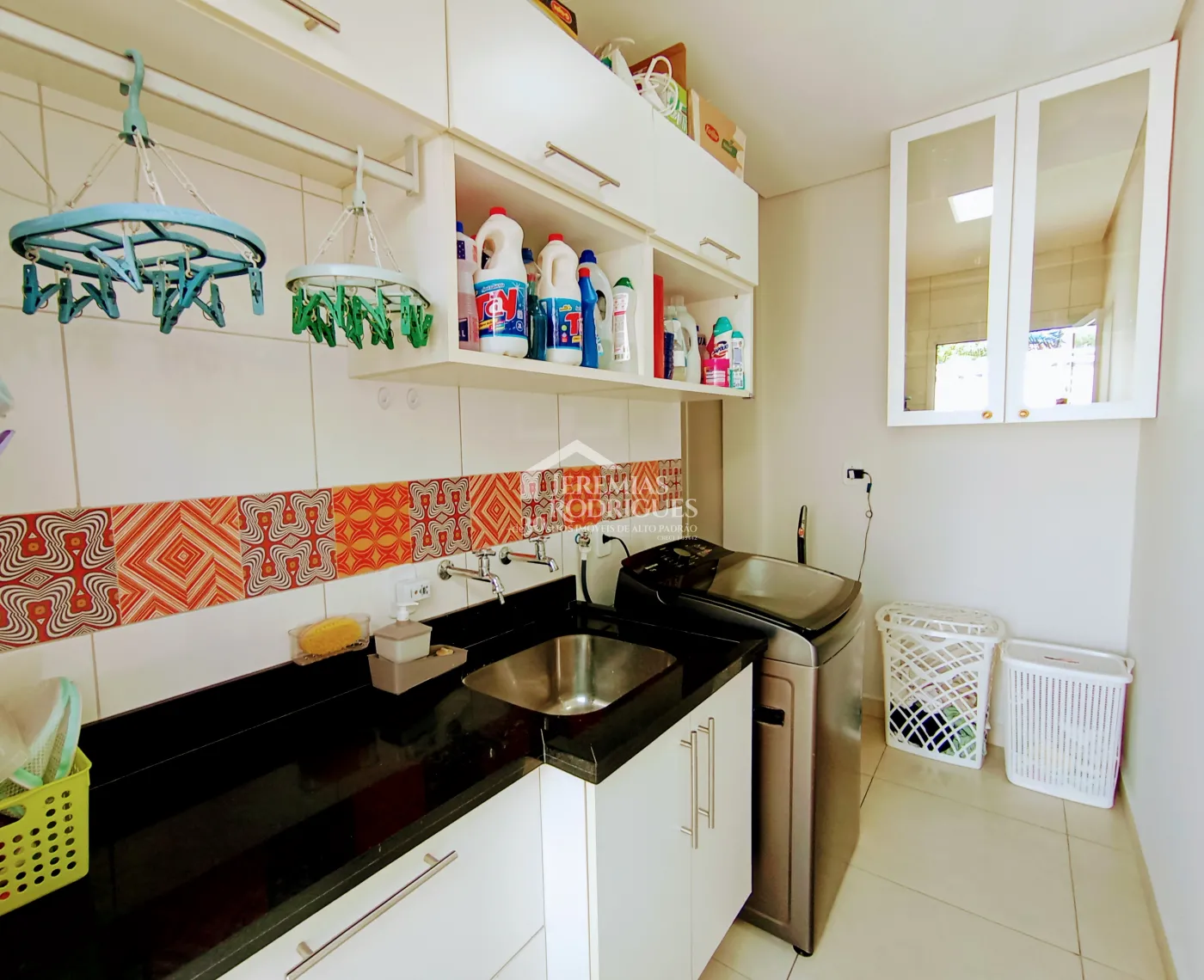 Casa para venda com 3 dormitórios no Condomínio Campos Do Conde II Versailles em Tremembé/SP