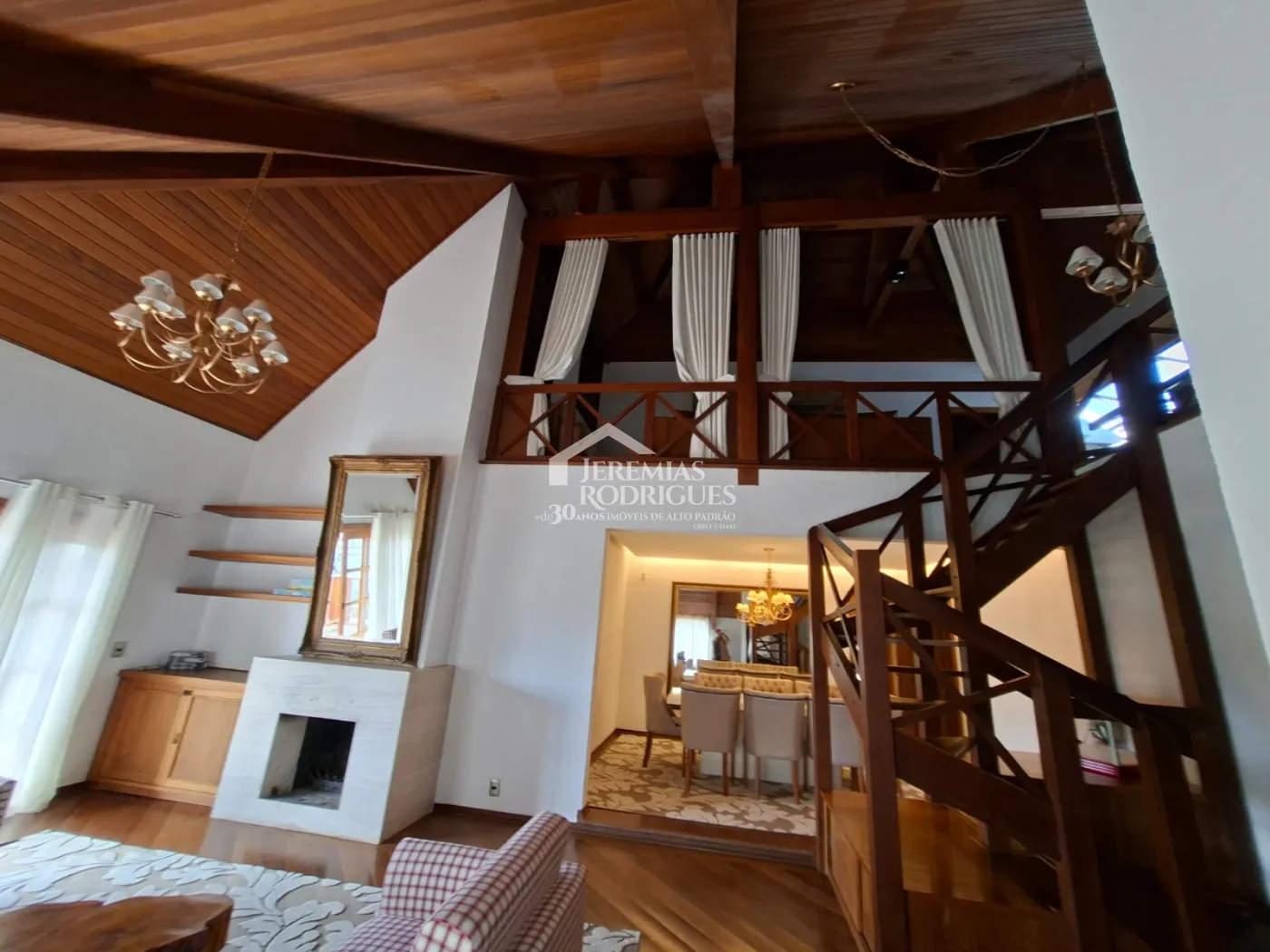 Apartamento à venda com 4 suítes, 171 m² no Edifício Cottage em Campos do Jordão/SP