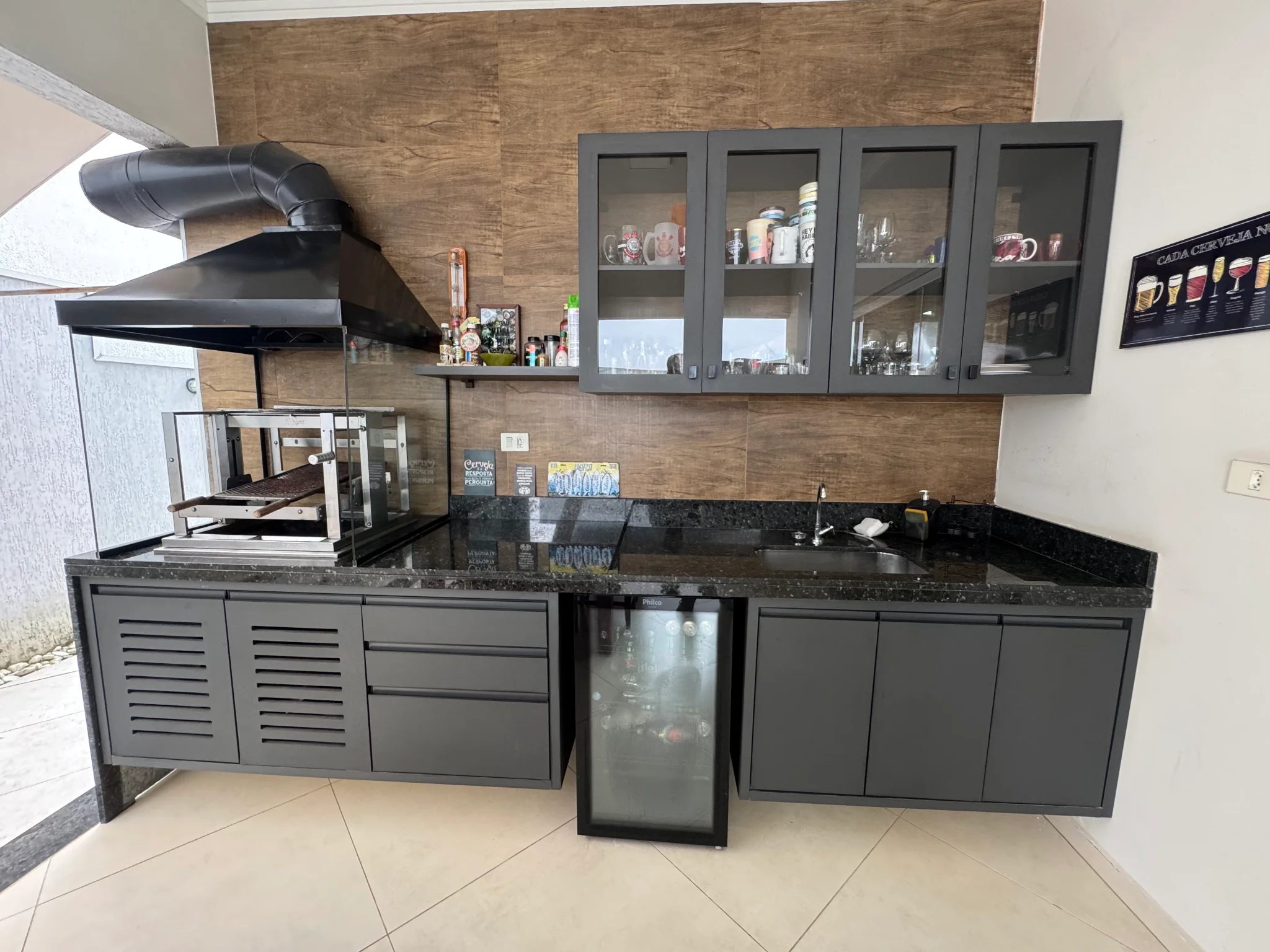 Casa à venda com 3 suítes no Condomínio Reserva dos Lagos em Pindamonhangaba/SP. 