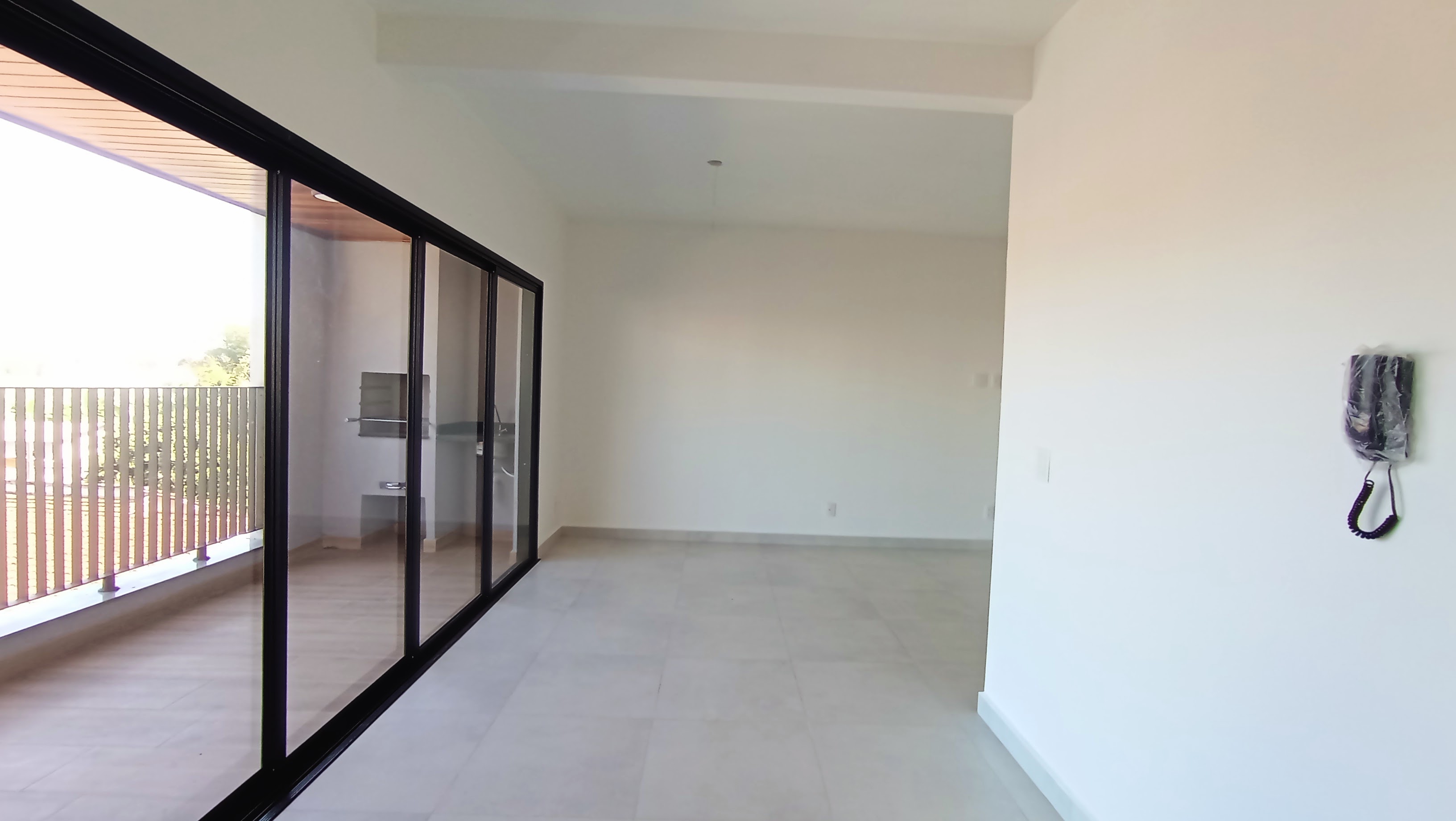 Apartamento à venda com 3 suítes, 124 m² no Edifício Residencial Apoema em Ubatuba/SP.