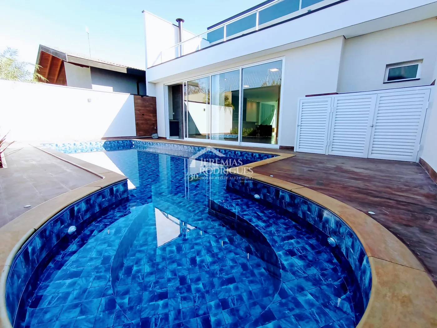 Casa à venda com 3 suítes no Condomínio Residencial Tecoara em Taubaté/SP