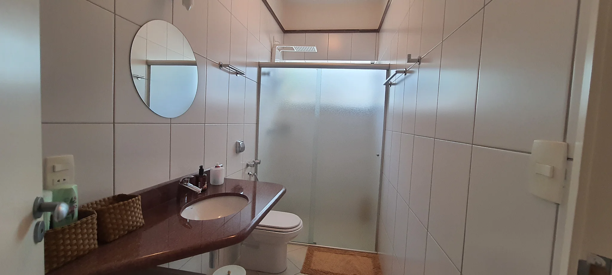 Casa à venda com 3 suítes no Condomínio Taubaté Village em Taubaté/SP