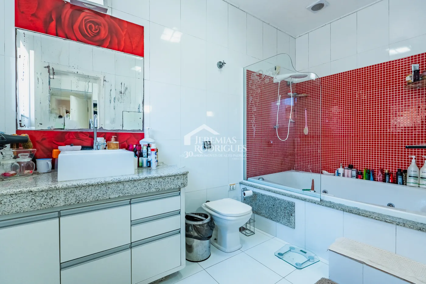 Casa com 3 dormitórios, 396 m² - Condomínio Village Paineiras - Pindamonhangaba/SP.