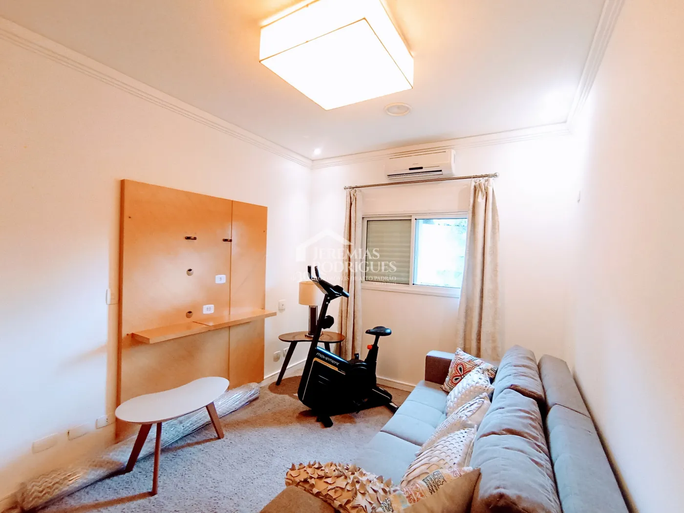 Casa à venda com 4 dormitórios no Condomínio Taubaté Village em Taubaté/SP.