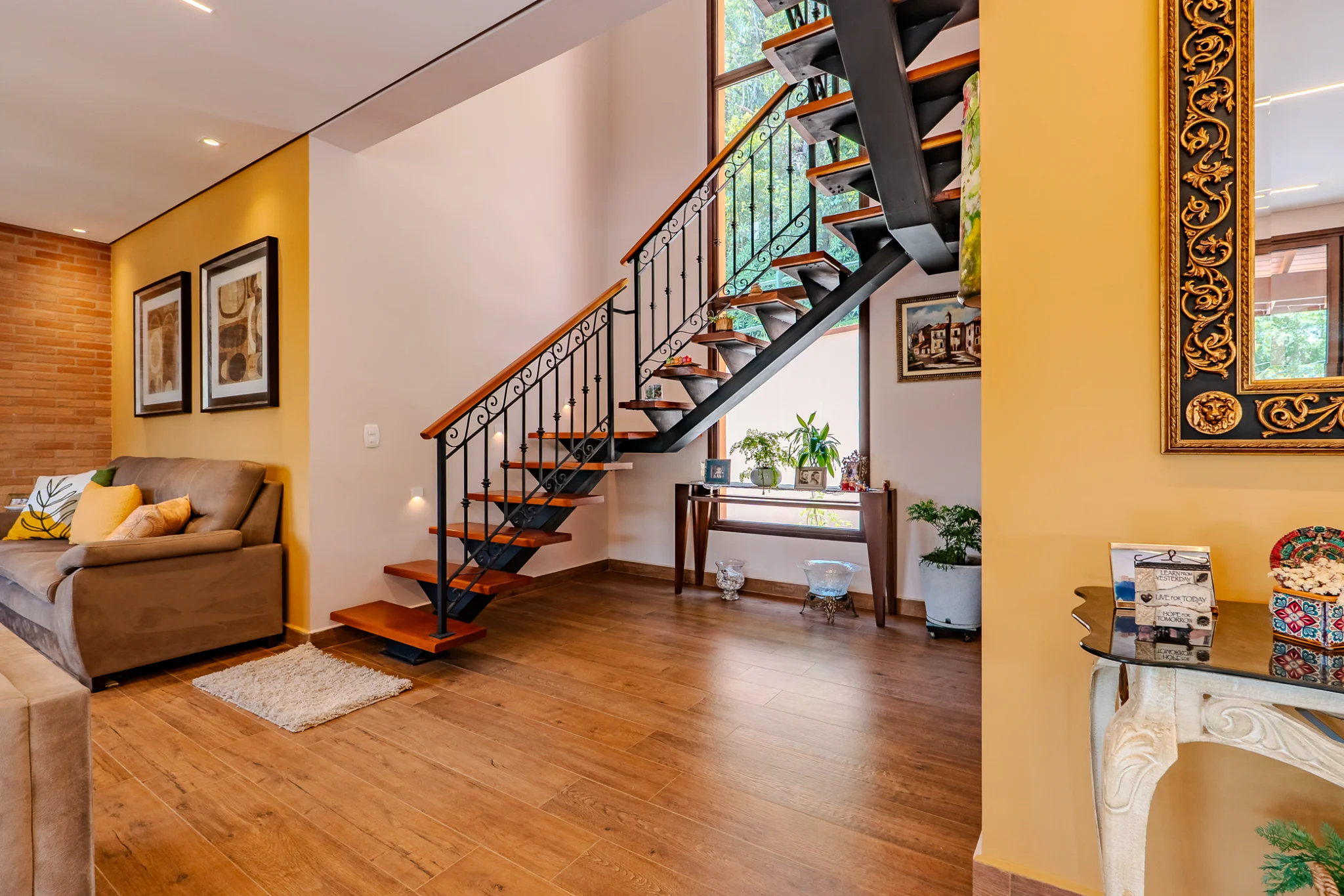 Casa à venda com 3 suítes no Condomínio Parque da Mantiqueira em Santo Antônio do Pinhal/SP. 