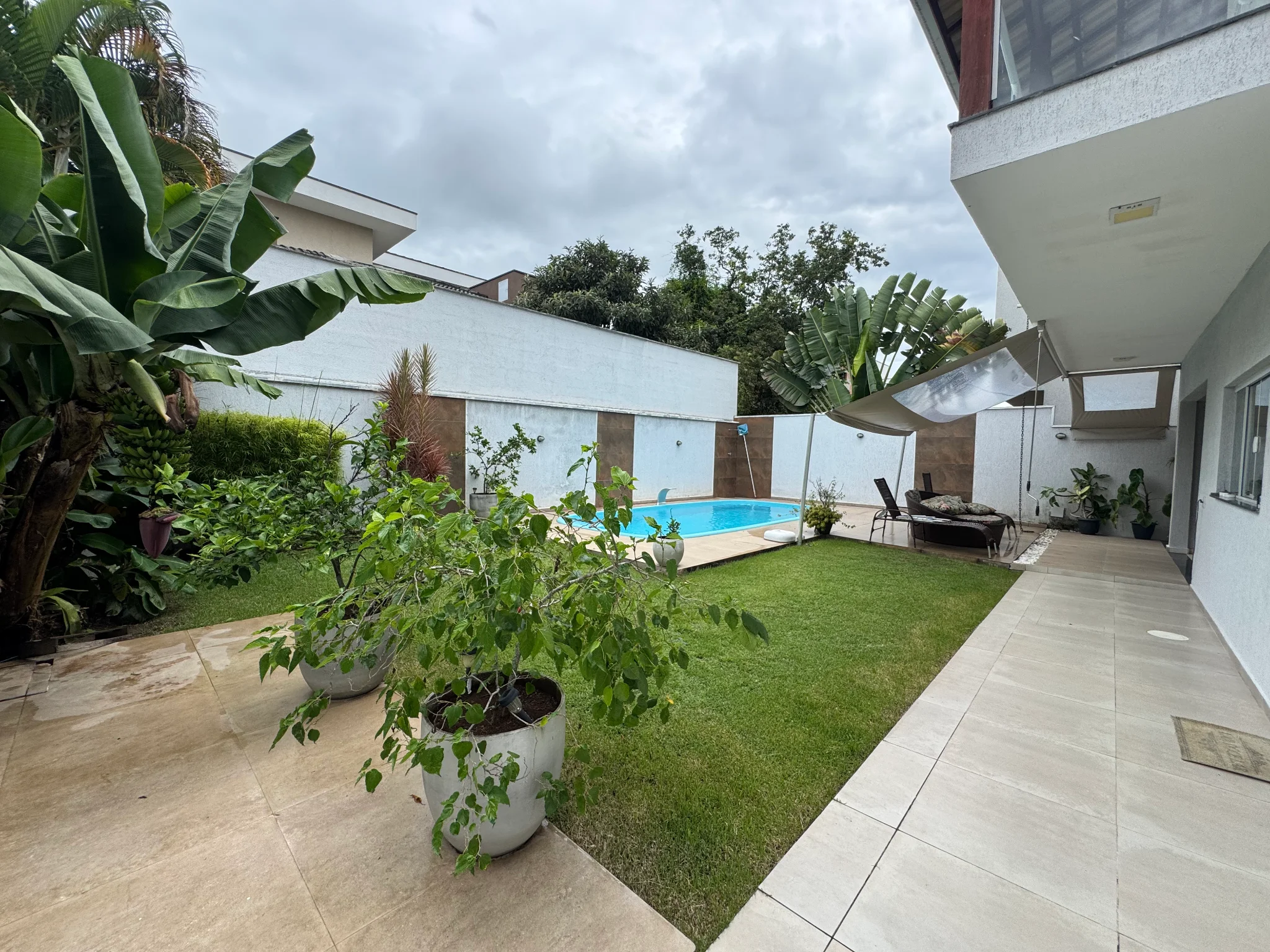 Casa à venda com 3 suítes no Condomínio Reserva dos Lagos em Pindamonhangaba/SP. 