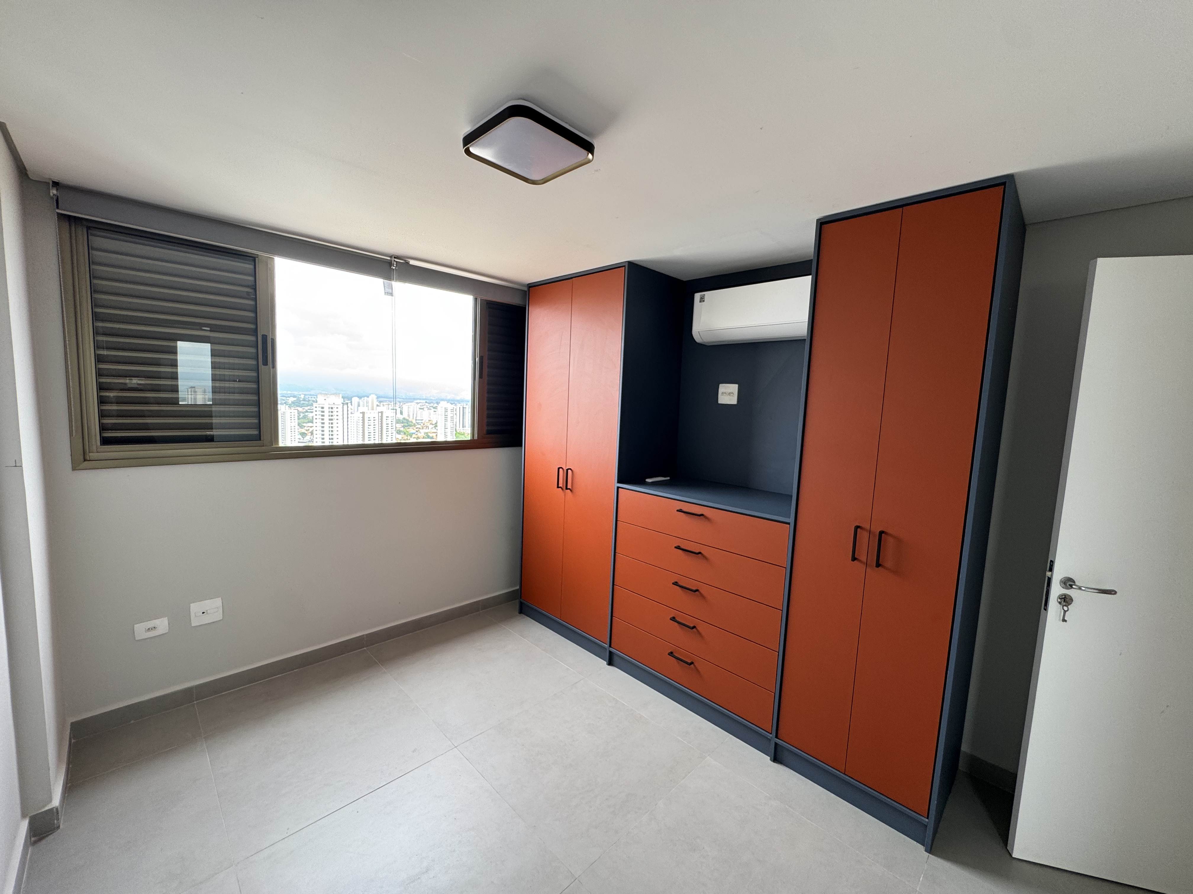 Apartamento triplex para venda e locação com 3 dormitórios, 119 m² no Edifício Jabuticabeiras em Taubaté/SP.