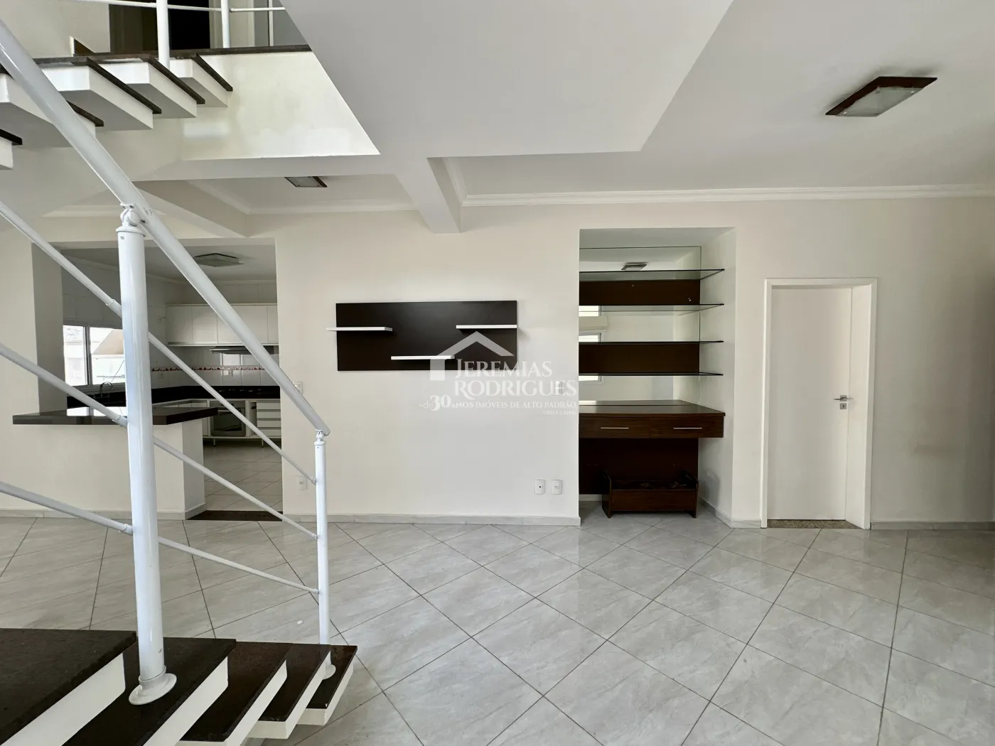 Casa para venda e locação com 4 suítes no Condomínio Campos do Conde II em Tremembé/SP