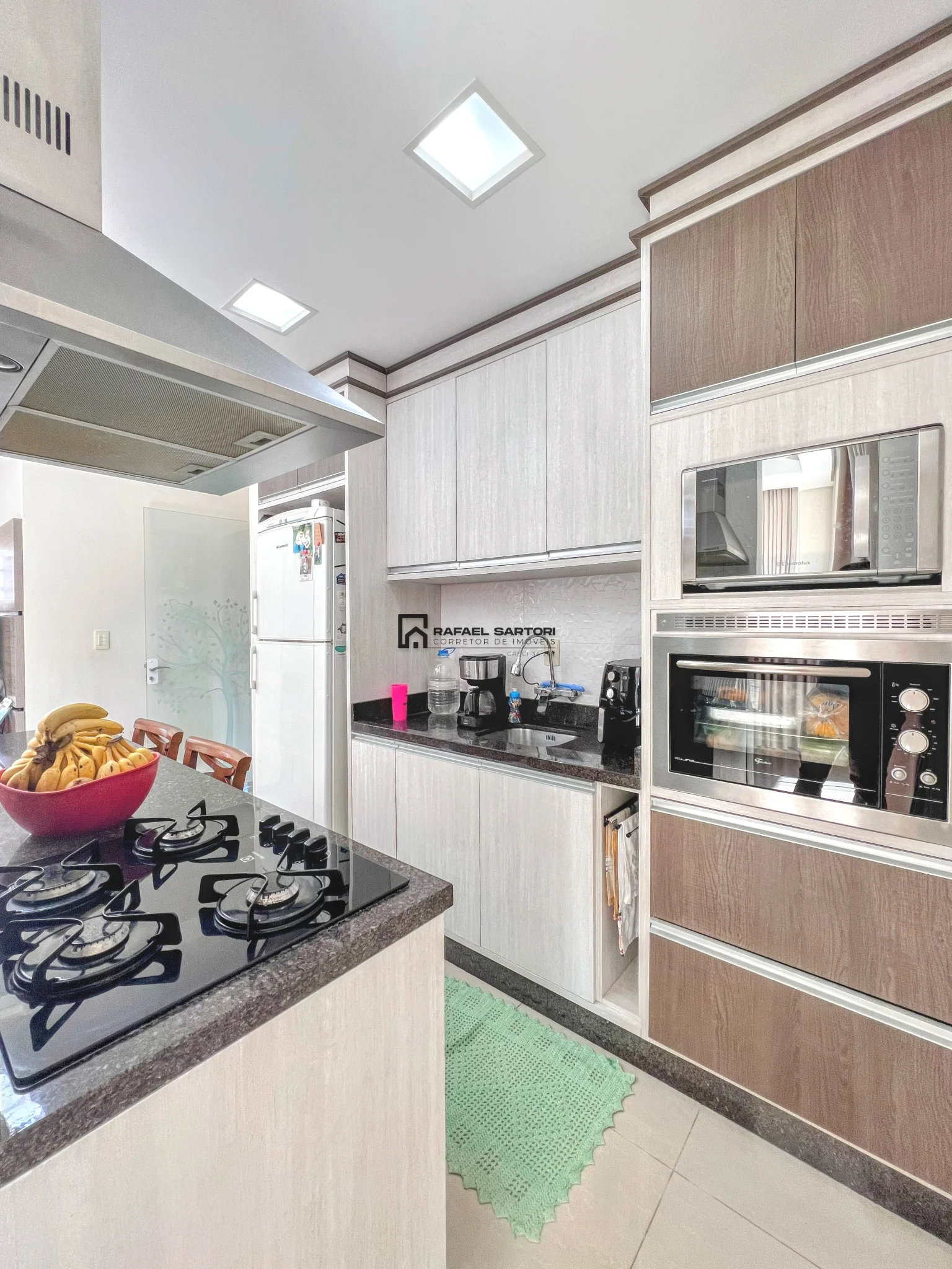 CASA TÉRREA NO BAIRRO NEREU RAMOS