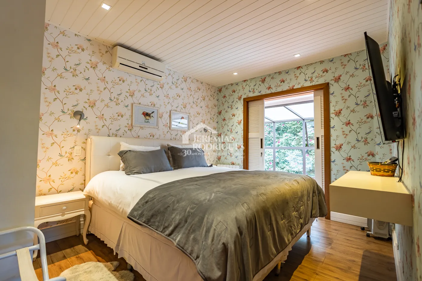 Casa com 7 suítes, 770 m² - Pedra do Fogo - Campos do Jordão/SP.