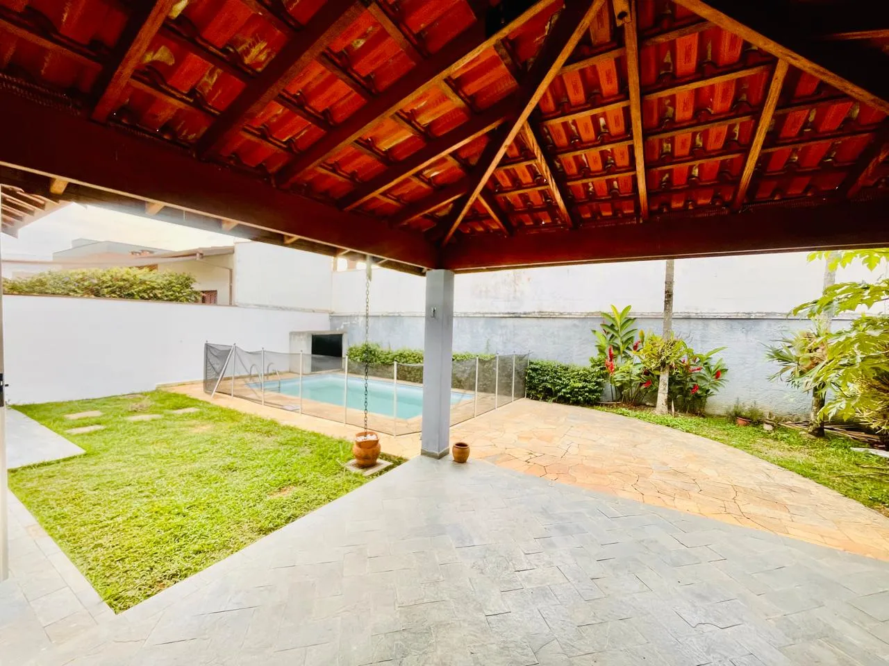 Casa com 3 dormitórios á venda no Condomínio Taubaté Village em Taubaté/SP.