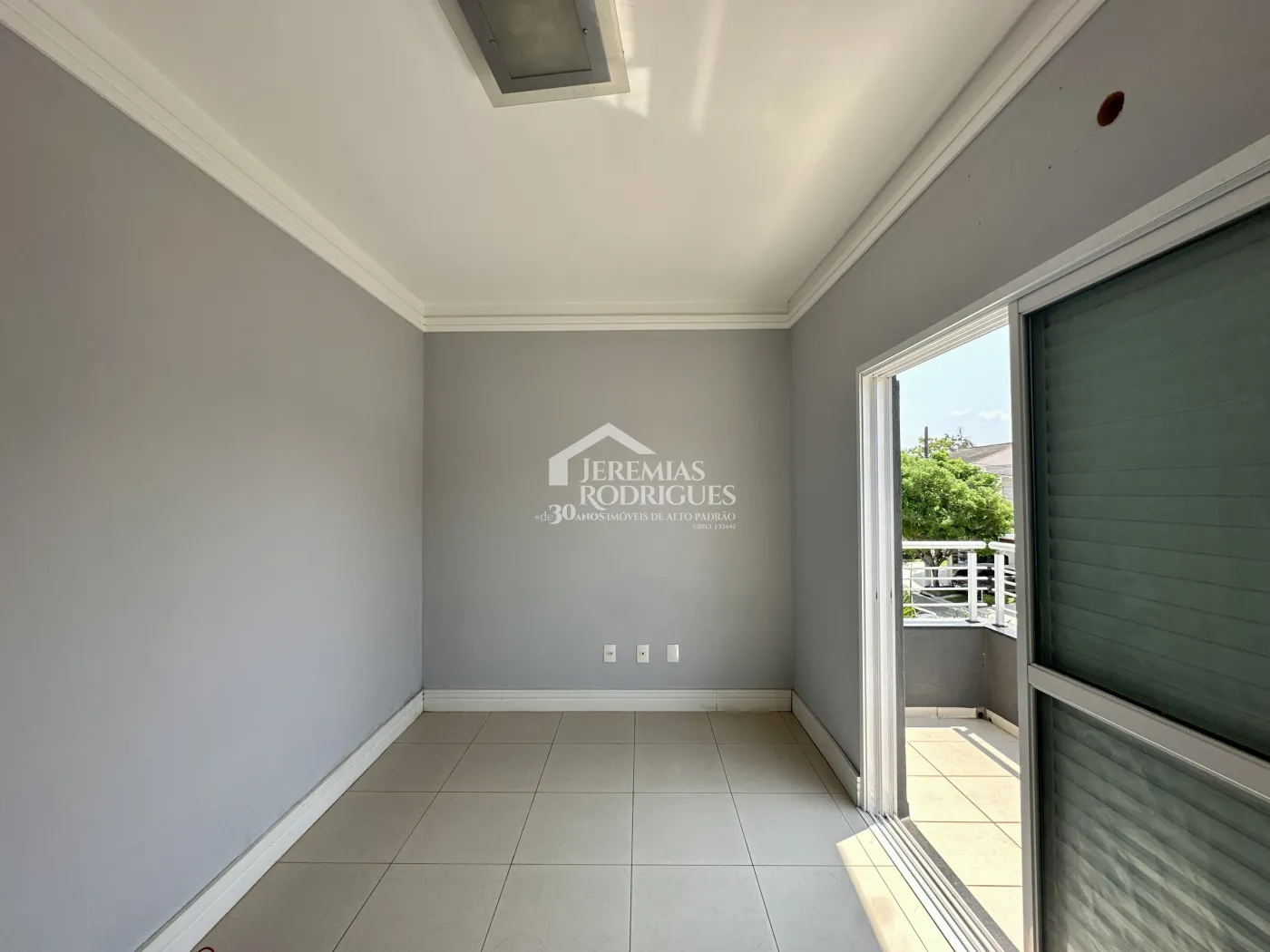 Sobrado com 3 dormitórios, 302 m2 - Condomínio Campos do Conde II - Tremembé/SP.