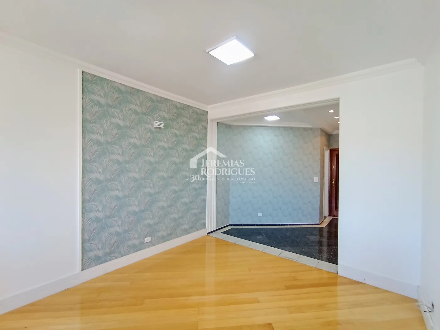 Apartamento para venda com 2 suítes no Edifício Rosa Abirached em Taubaté/SP