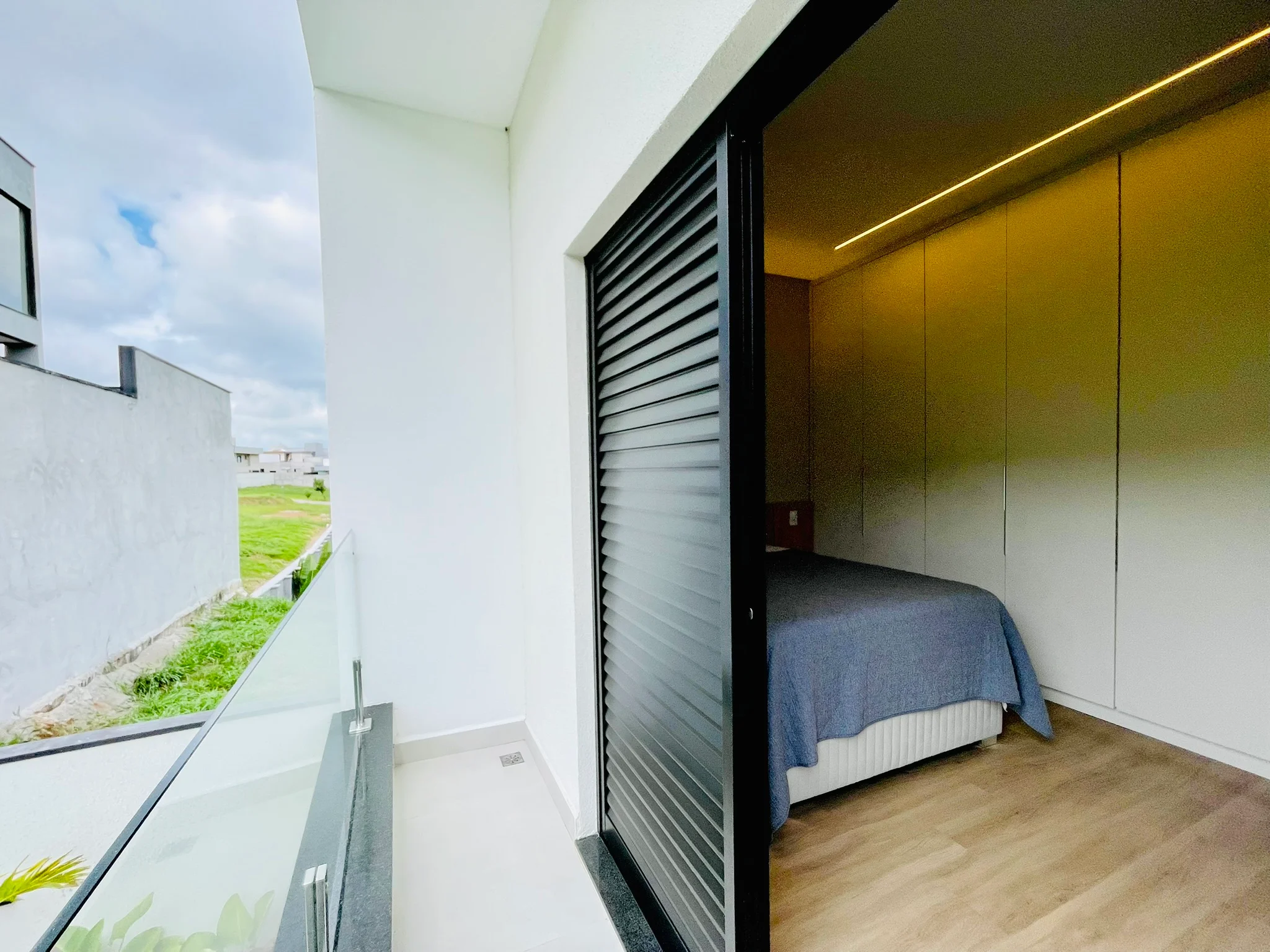 Casa à venda com 4 dormitórios no Condomínio Cyrela Landscape em Taubaté/SP. 