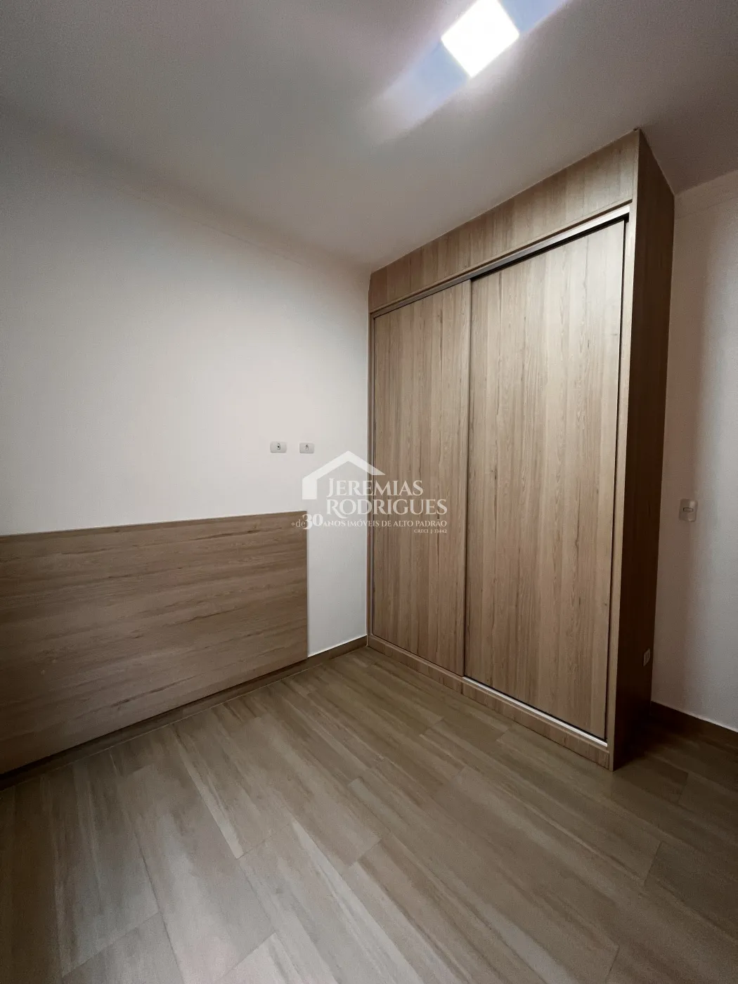 Casa à venda com 3 dormitórios no Condomínio Residencial Tecoara em Taubaté/SP.