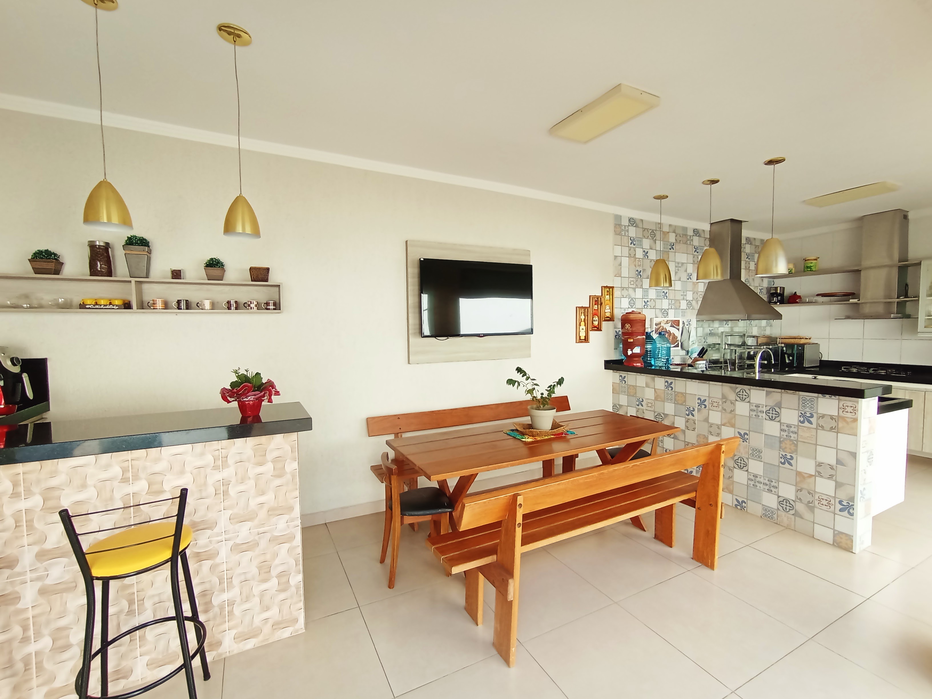 Casa à venda com 2 dormitórios no Condomínio Verdes Vales em Taubaté/SP.