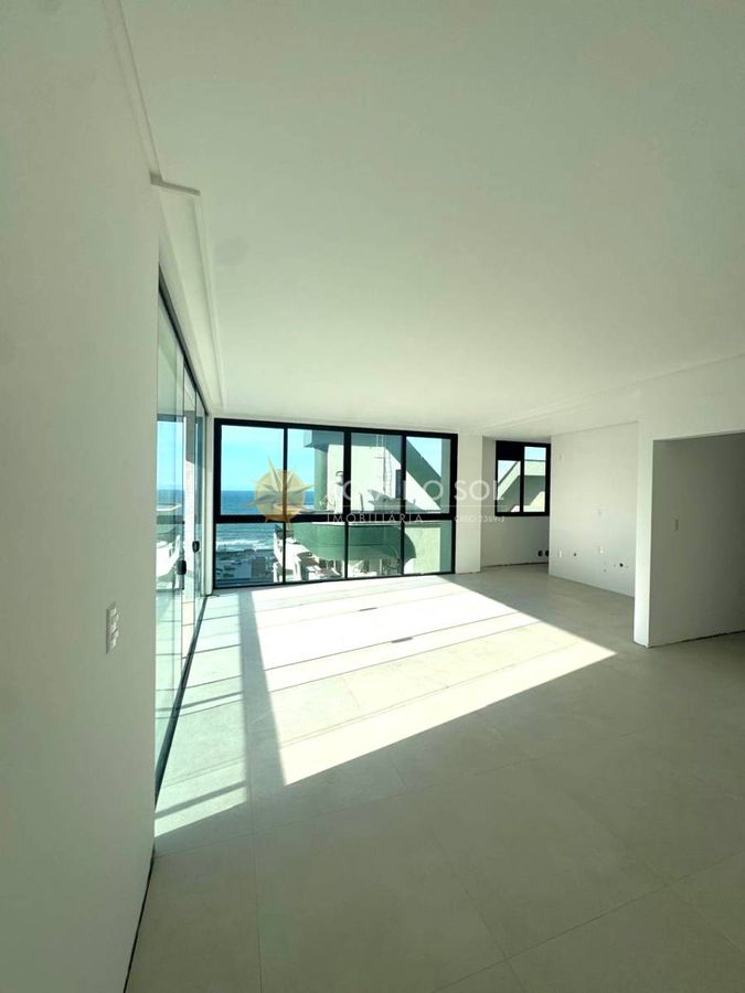 Aalborg Residence apartamento com 3 suítes e 2 vagas na Meia Praia